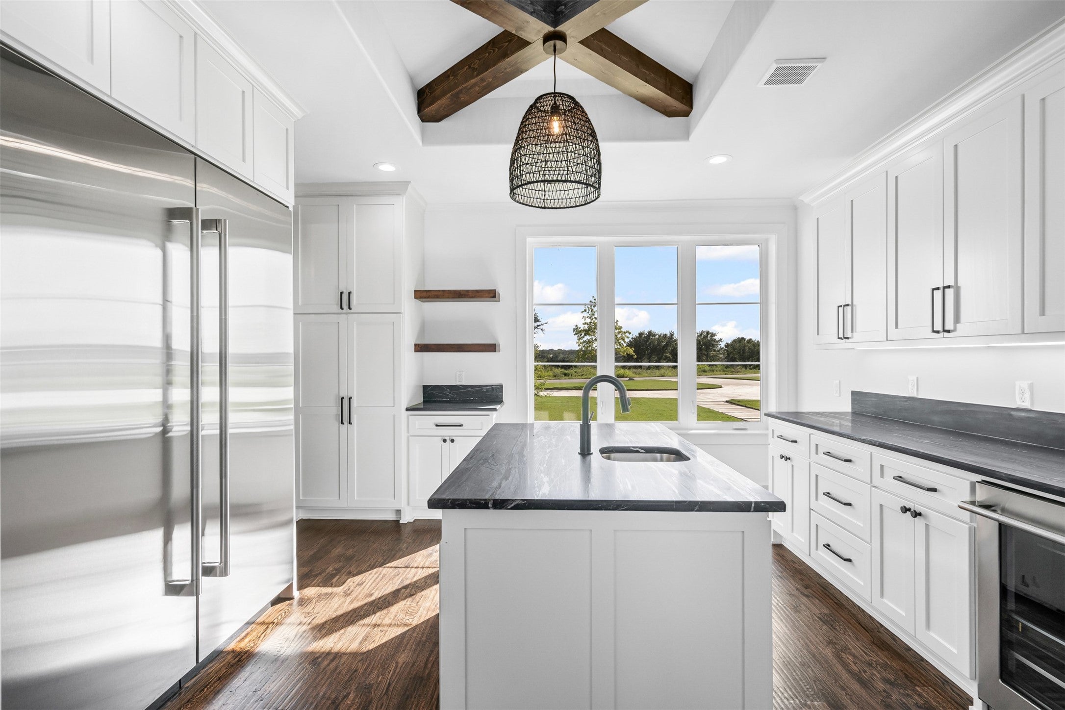 Granbury, Texas, 76048, United States, 5 Bedrooms Bedrooms, ,7 BathroomsBathrooms,Residential,Active,1909834