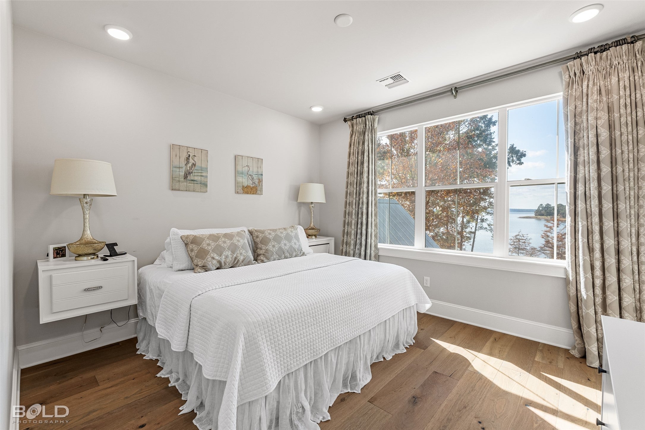 Many, Louisiana, 71449, United States, 3 Bedrooms Bedrooms, ,4 BathroomsBathrooms,Residential,Active,1993970