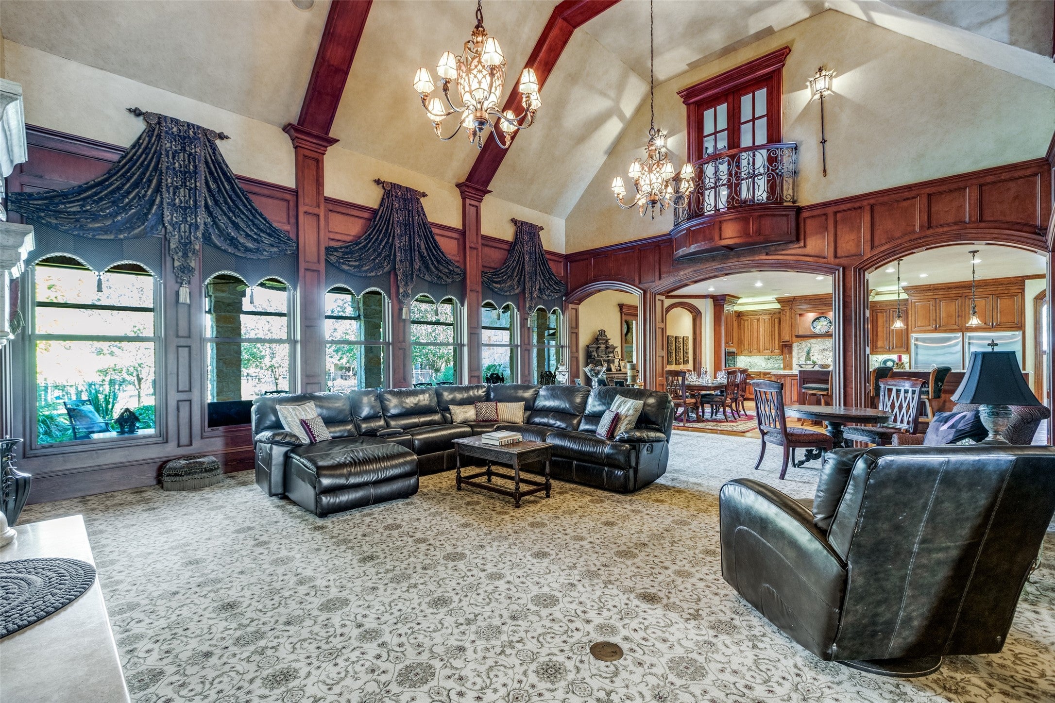 Pilot Point, Texas, 76258, United States, 6 Bedrooms Bedrooms, ,8 BathroomsBathrooms,Residential,Active,1953394