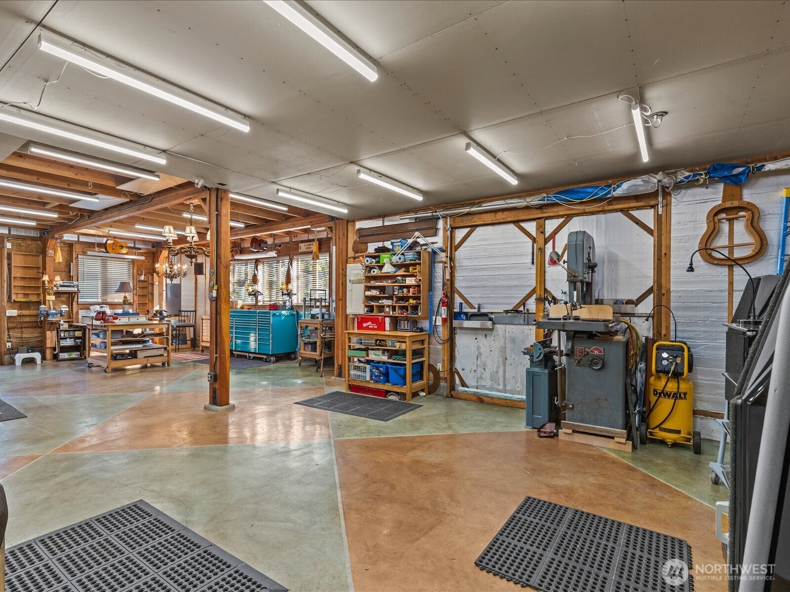 Seattle, Washington, 98103, United States, 3 Bedrooms Bedrooms, ,1 BathroomBathrooms,Residential,Active,1953017