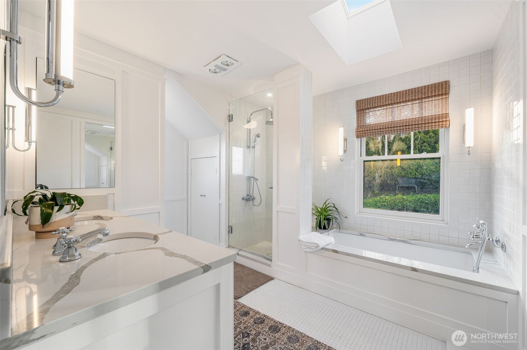 Seattle, Washington, 98144, United States, 5 Bedrooms Bedrooms, ,4 BathroomsBathrooms,Residential,Active,1936447