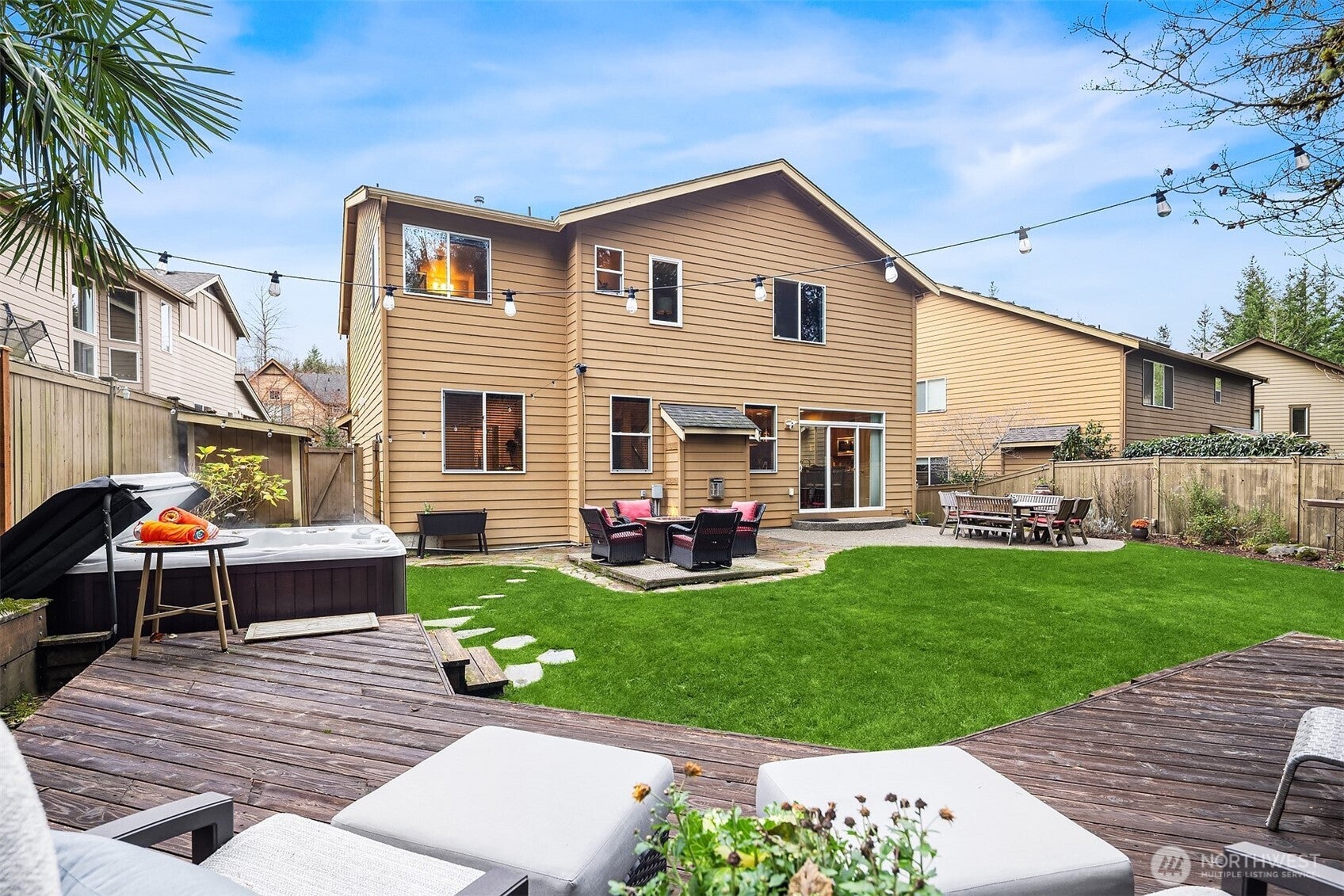 Snoqualmie, Washington, 98065, United States, 5 Bedrooms Bedrooms, ,3 BathroomsBathrooms,Residential,Active,1990623