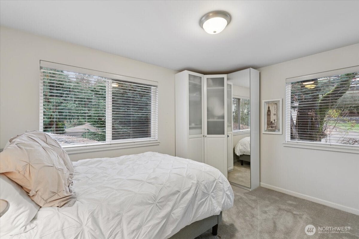 Lake Forest Park, Washington, 98155, United States, 6 Bedrooms Bedrooms, ,4 BathroomsBathrooms,Residential,Active,1996284