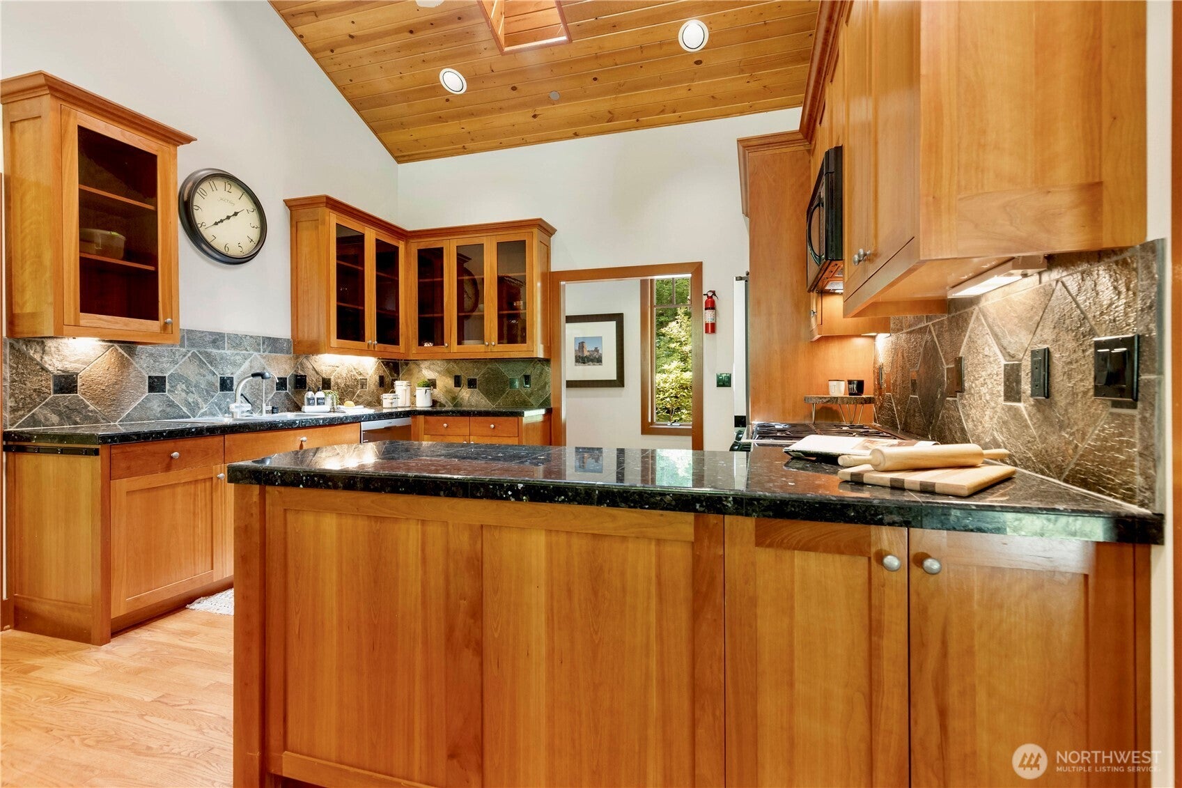 Carnation, Washington, 98014, United States, 3 Bedrooms Bedrooms, ,4 BathroomsBathrooms,Residential,Active,1852686