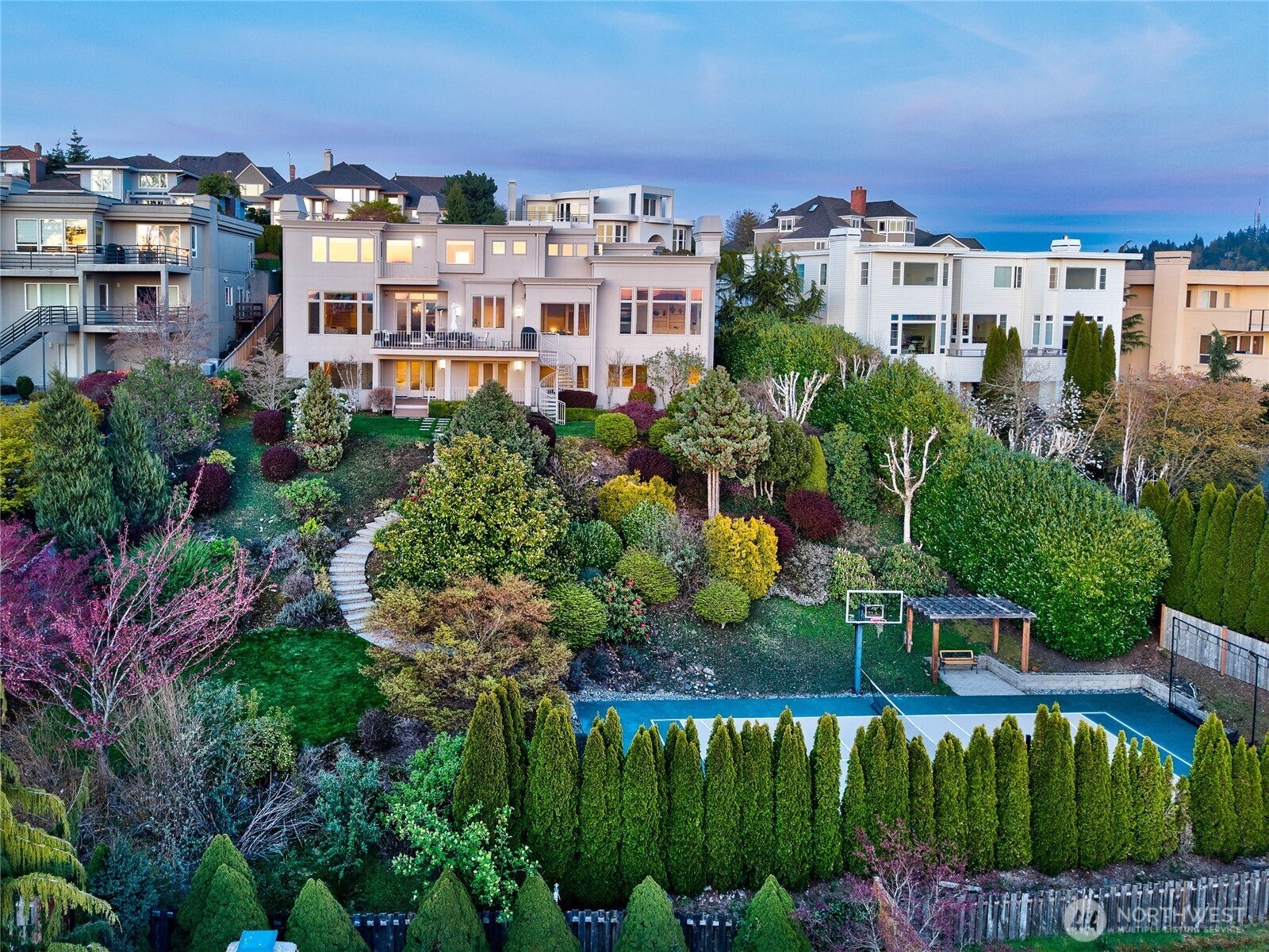 Bellevue, Washington, 98006, United States, 5 Bedrooms Bedrooms, ,6 BathroomsBathrooms,Residential,Active,1871218