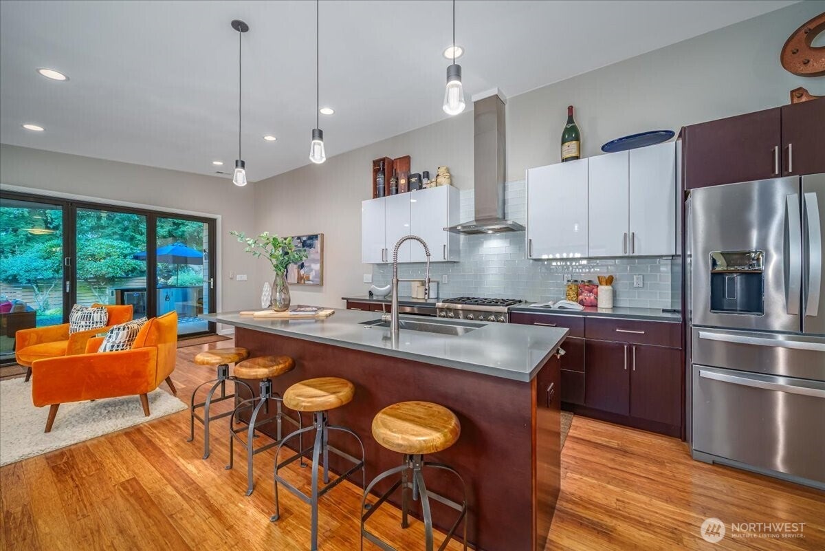 Seattle, Washington, 98177, United States, 4 Bedrooms Bedrooms, ,3 BathroomsBathrooms,Residential,Active,1953640