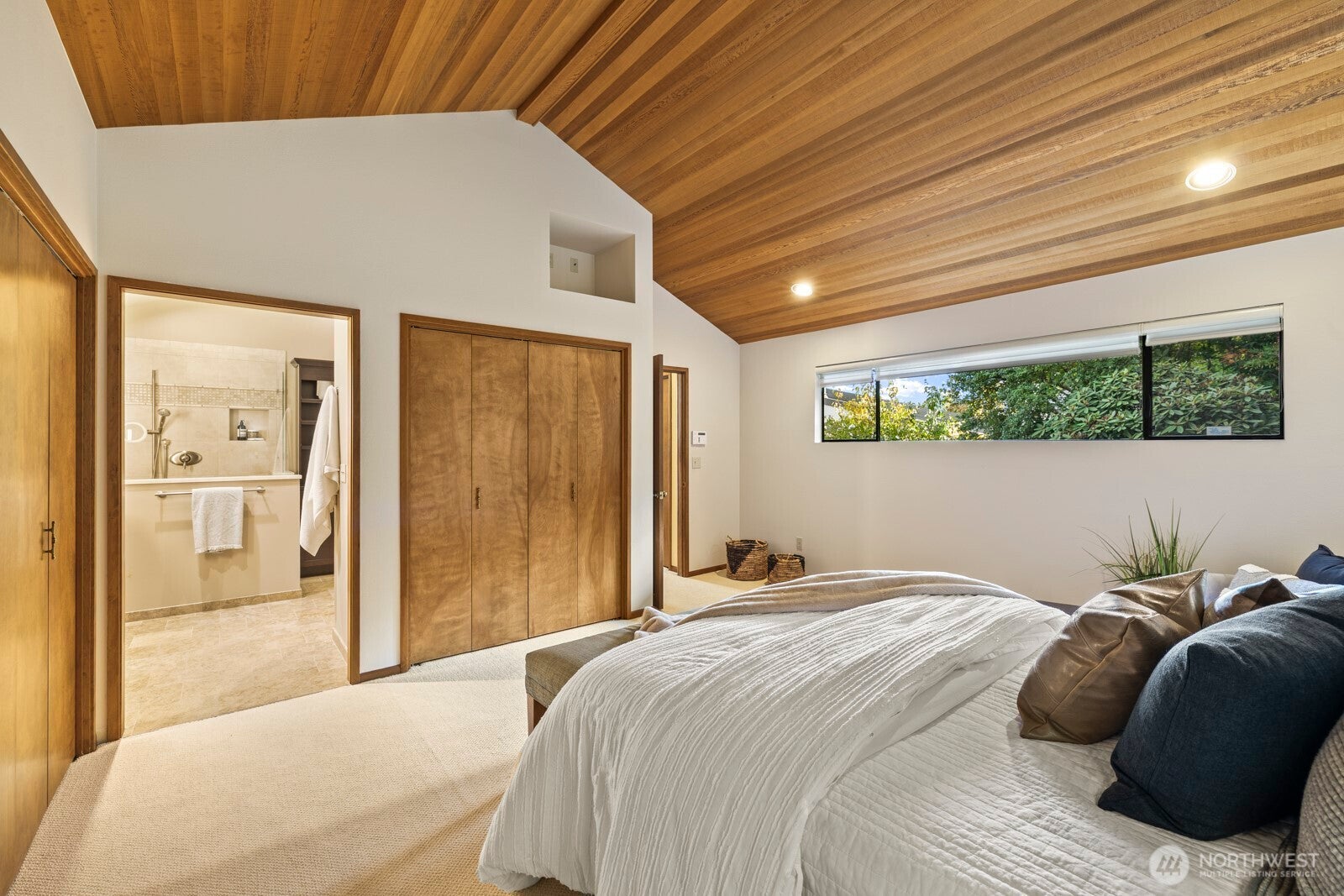 Redmond, Washington, 98052, United States, 4 Bedrooms Bedrooms, ,4 BathroomsBathrooms,Residential,Active,1989771