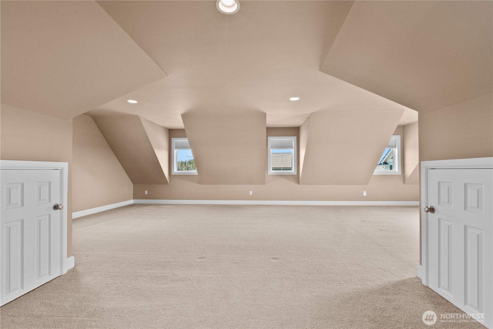 Burlington, Washington, 98233, United States, 4 Bedrooms Bedrooms, ,3 BathroomsBathrooms,Residential,Active,1944052