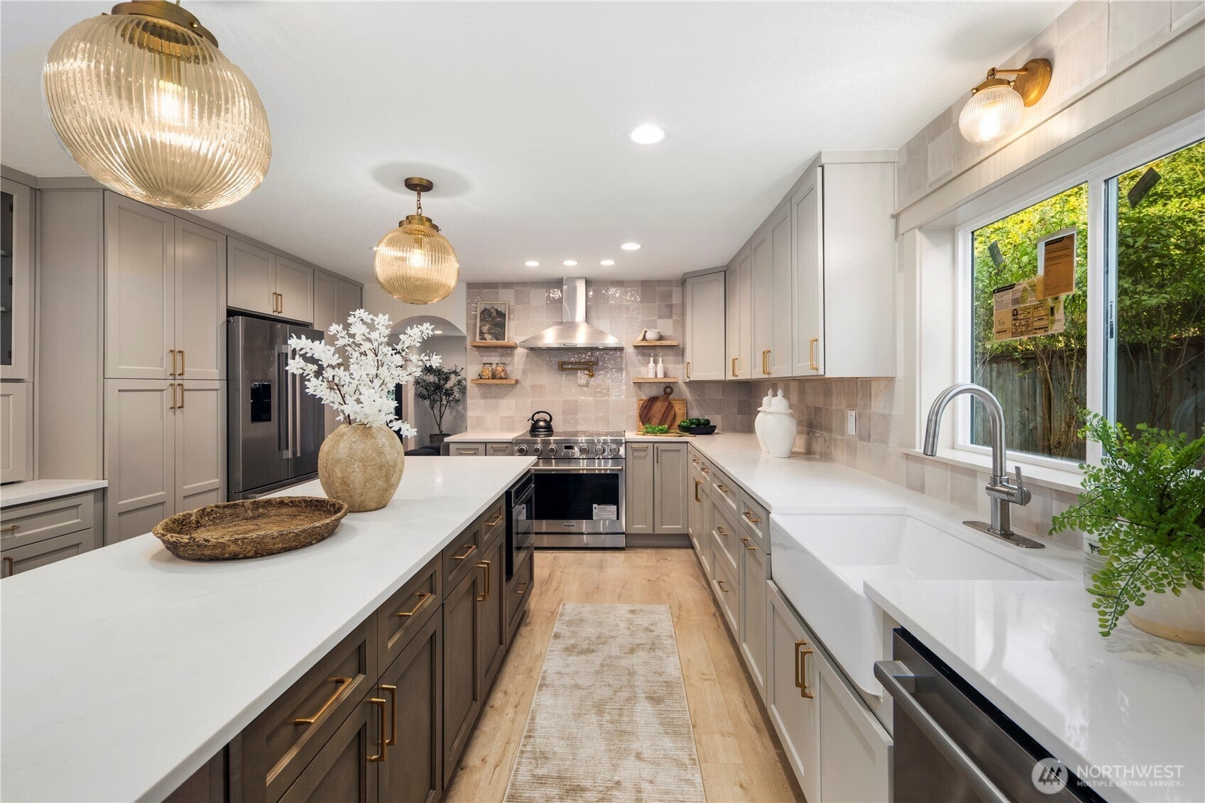 Shoreline, Washington, 98133, United States, 4 Bedrooms Bedrooms, ,3 BathroomsBathrooms,Residential,Active,1944038