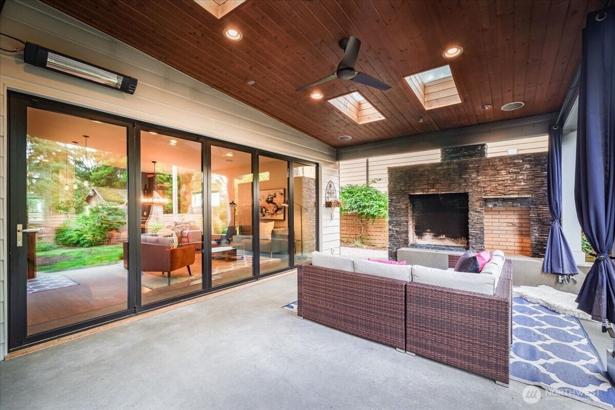 Seattle, Washington, 98177, United States, 4 Bedrooms Bedrooms, ,3 BathroomsBathrooms,Residential,Active,1953640