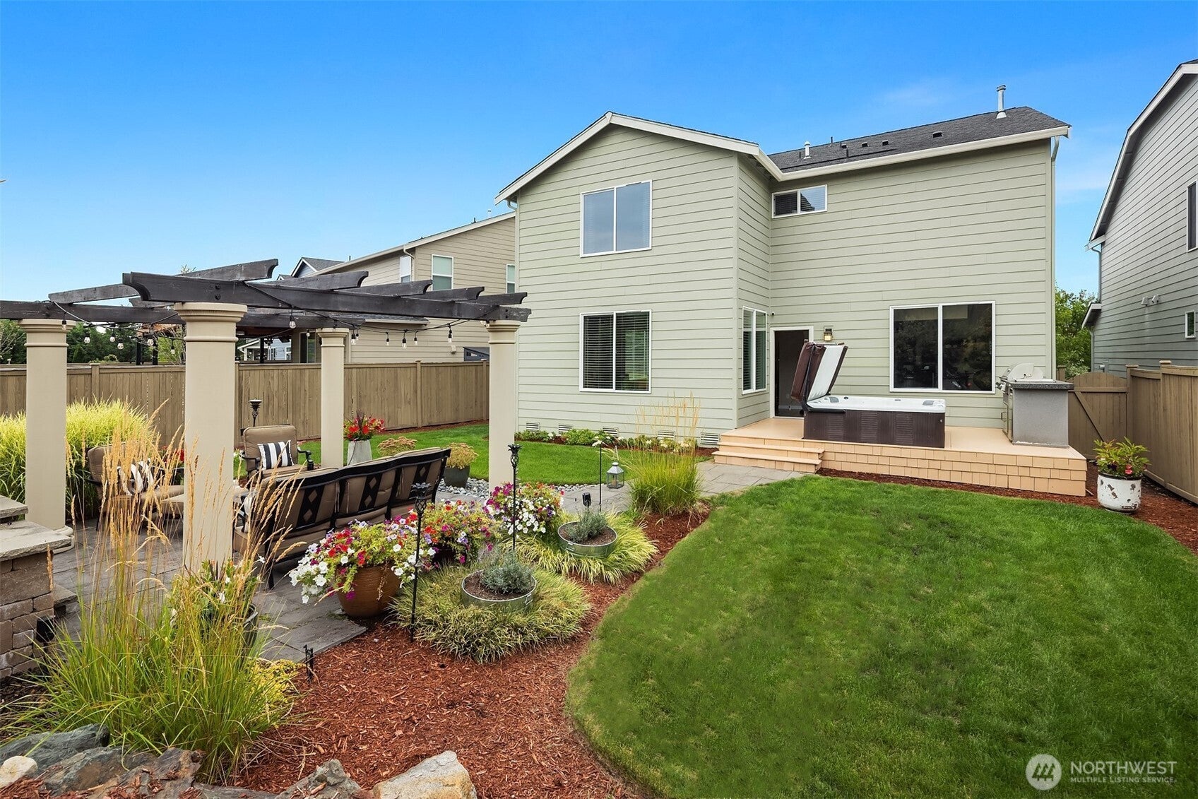 Snoqualmie, Washington, 98065, United States, 5 Bedrooms Bedrooms, ,3 BathroomsBathrooms,Residential,Active,1929447