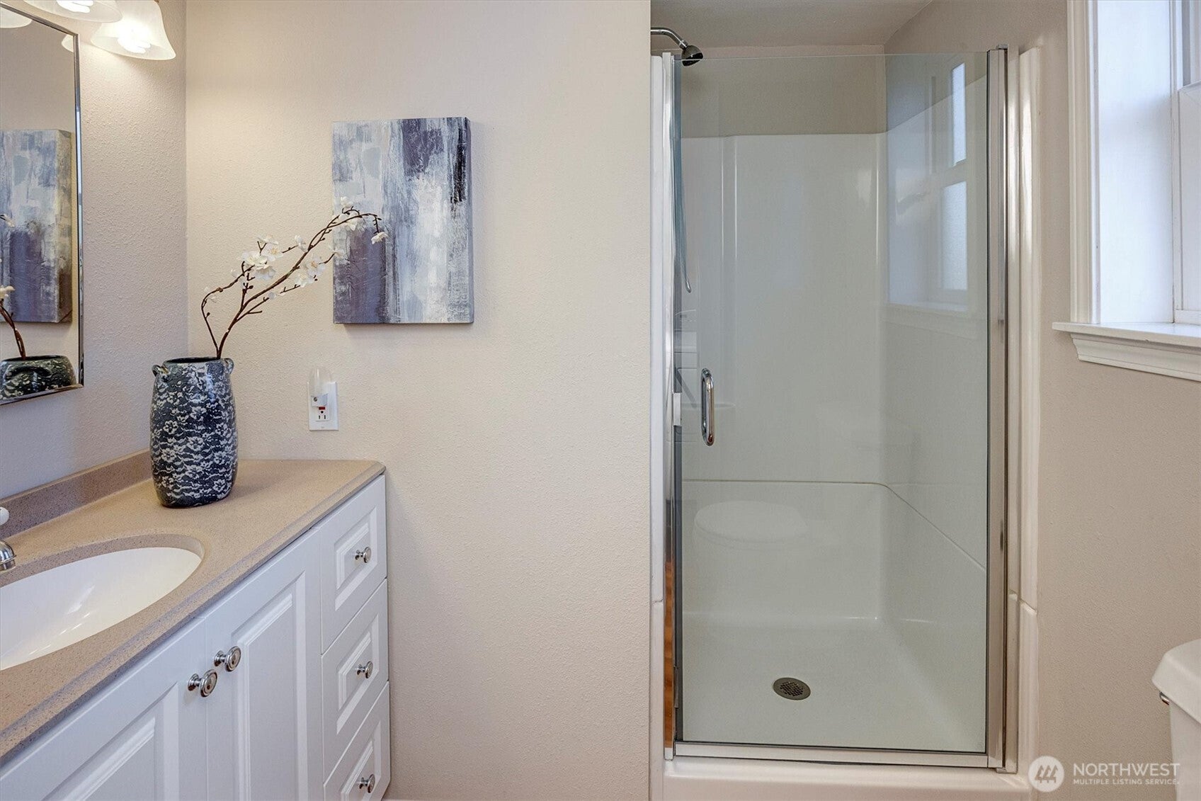Shoreline, Washington, 98177, United States, 5 Bedrooms Bedrooms, ,3 BathroomsBathrooms,Residential,Active,1922341
