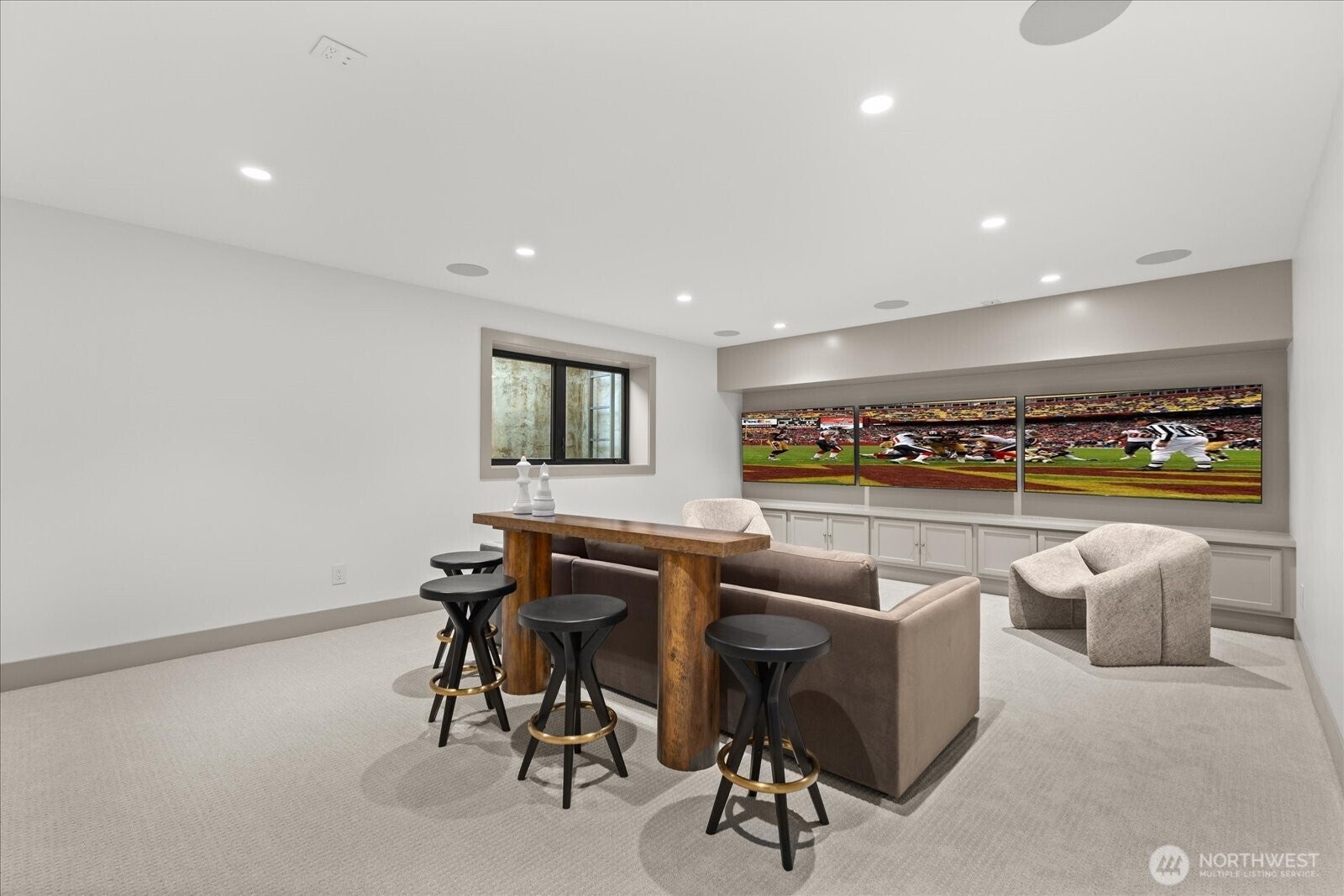 Bellevue, Washington, 98004, United States, 5 Bedrooms Bedrooms, ,6 BathroomsBathrooms,Residential,Active,2002362