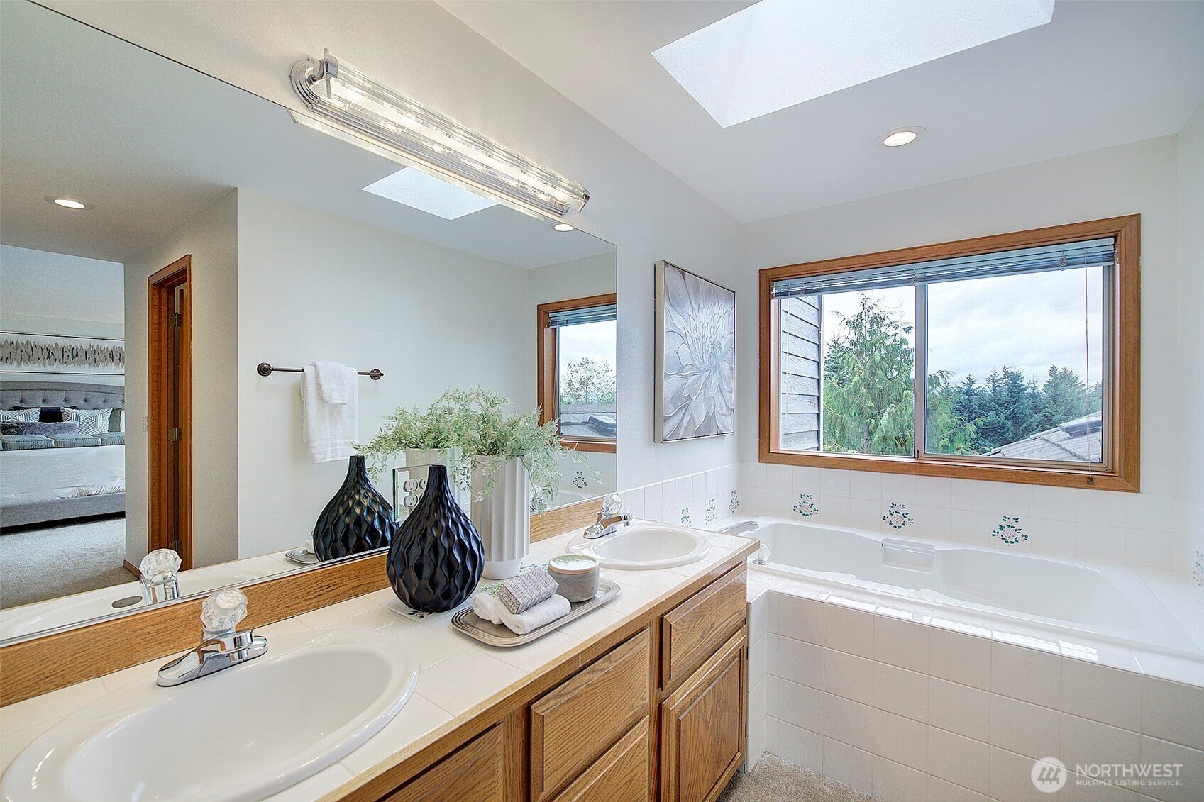 Sammamish, Washington, 98074, United States, 4 Bedrooms Bedrooms, ,4 BathroomsBathrooms,Residential,Active,1909838