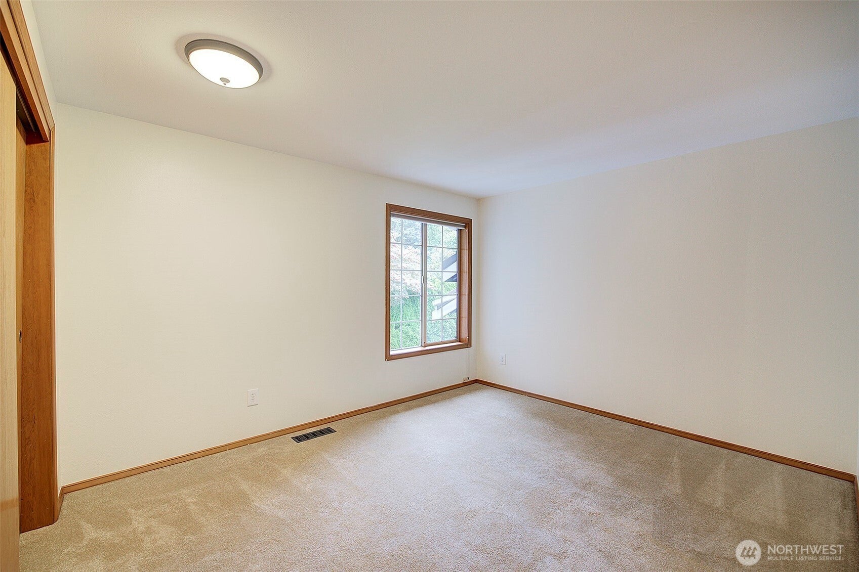 Sammamish, Washington, 98074, United States, 4 Bedrooms Bedrooms, ,4 BathroomsBathrooms,Residential,Active,1909838