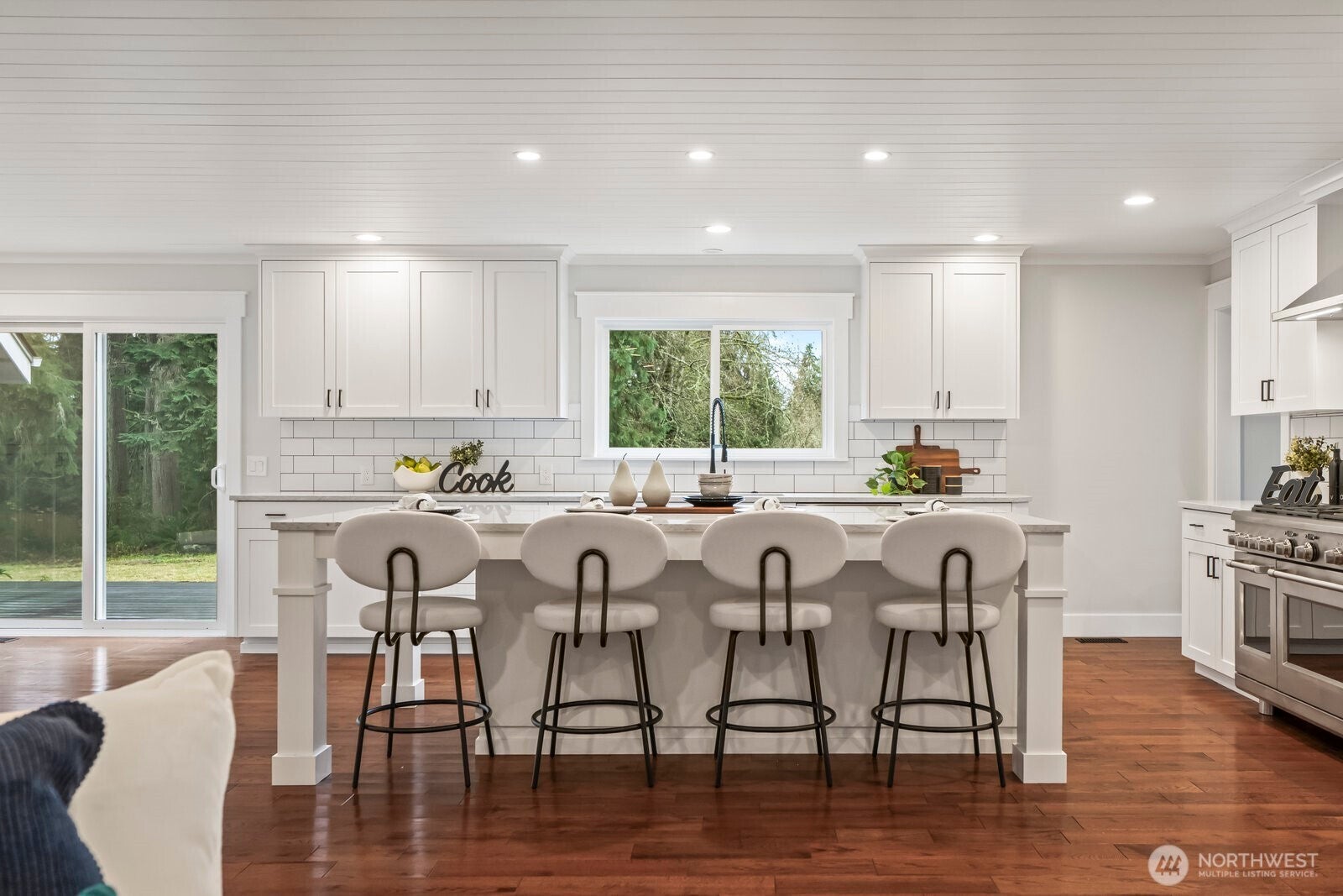 Woodinville, Washington, 98077, United States, 4 Bedrooms Bedrooms, ,4 BathroomsBathrooms,Residential,Active,2001351