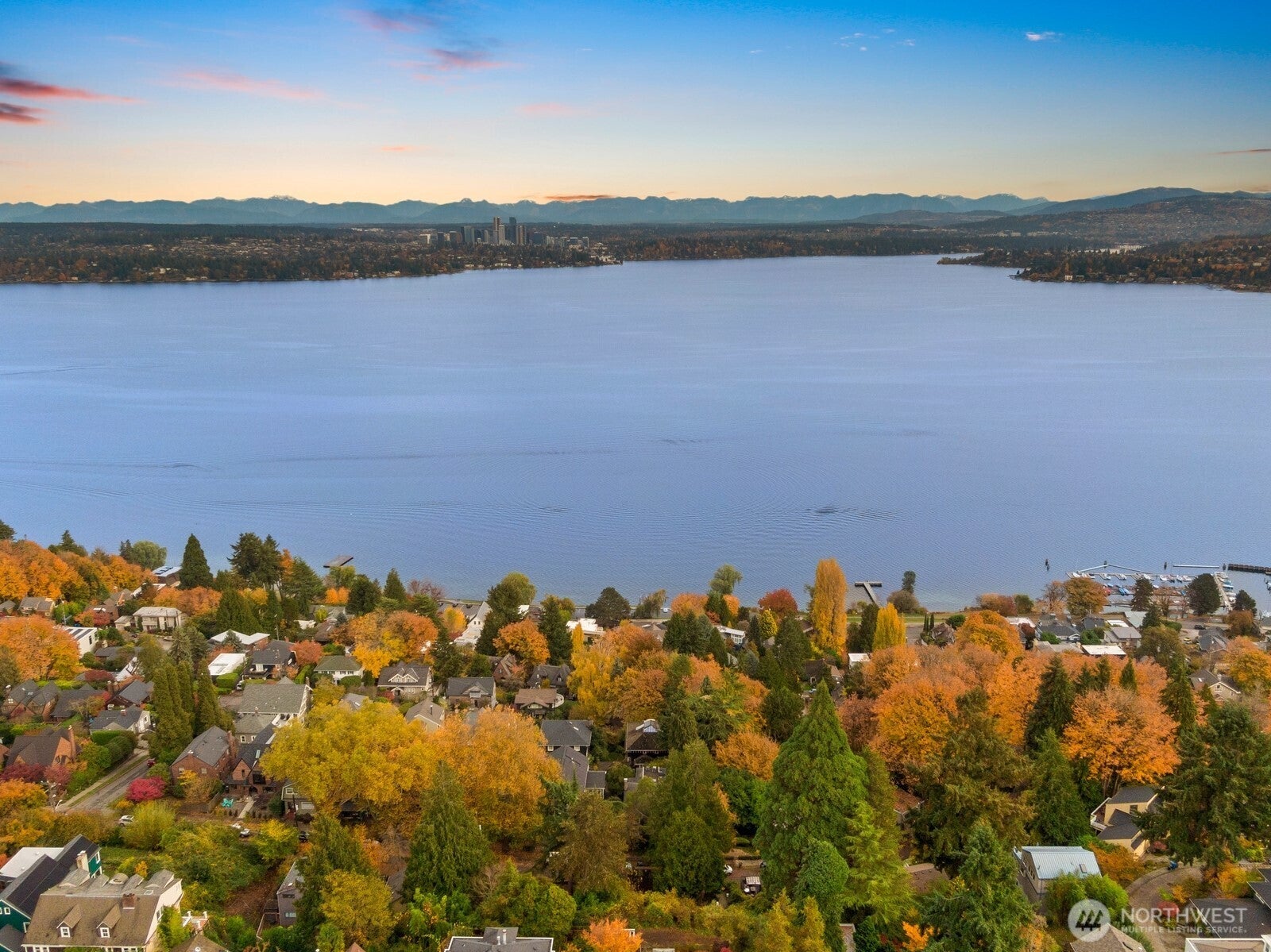 Seattle, Washington, 98122, United States, 3 Bedrooms Bedrooms, ,3 BathroomsBathrooms,Residential,Active,1988423