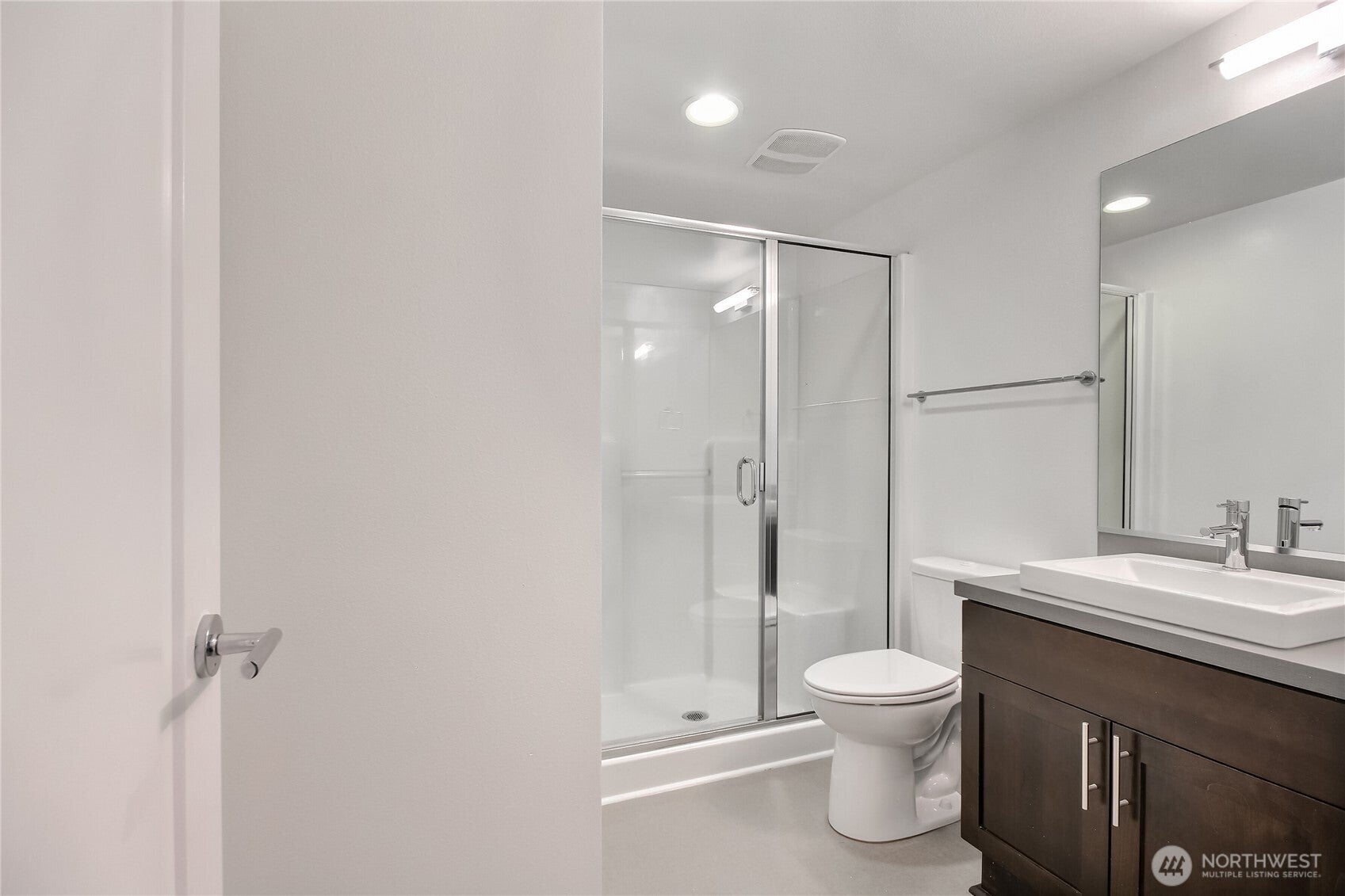 Bellevue, Washington, 98005, United States, 5 Bedrooms Bedrooms, ,4 BathroomsBathrooms,Residential,Active,1914804