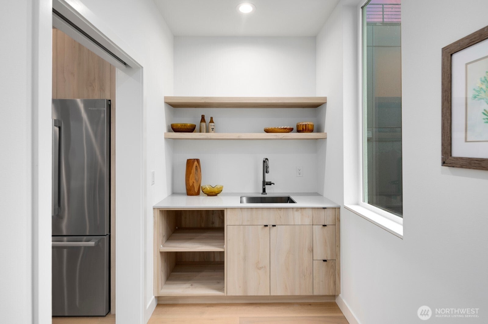 Seattle, Washington, 98122, United States, 4 Bedrooms Bedrooms, ,4 BathroomsBathrooms,Residential,Active,1992543