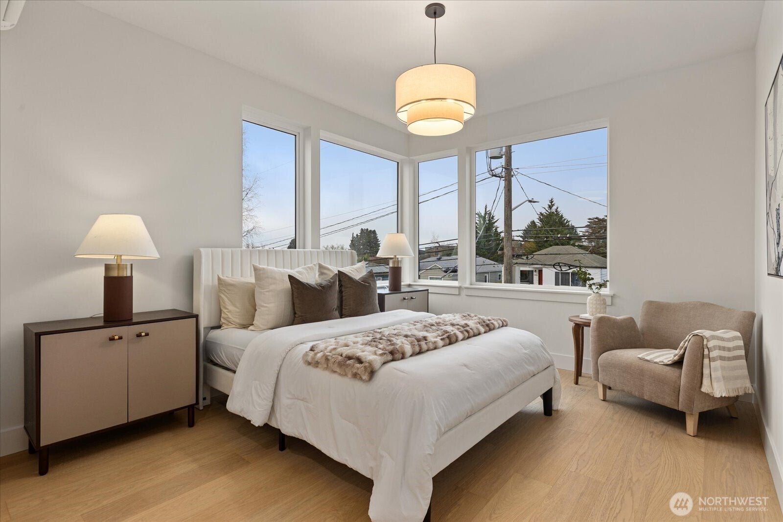 Seattle, Washington, 98107, United States, 4 Bedrooms Bedrooms, ,4 BathroomsBathrooms,Residential,Active,2008283