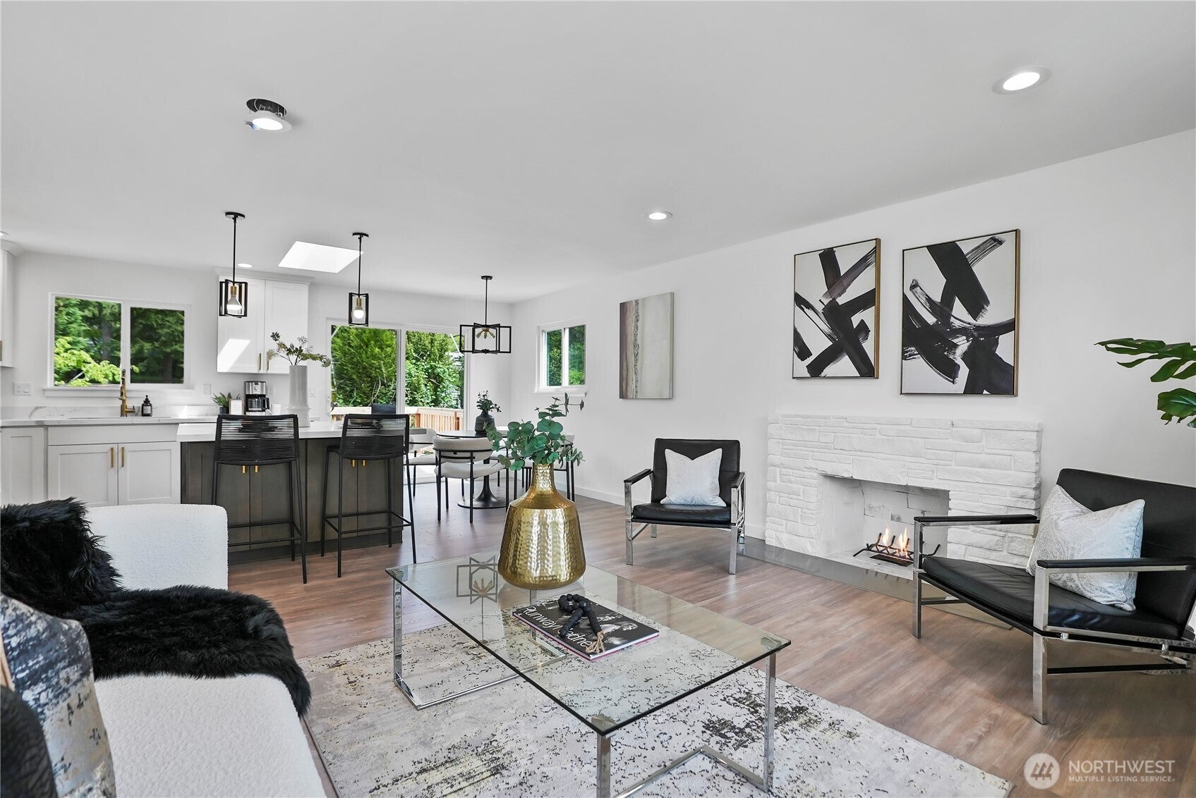 Bellevue, Washington, 98006, United States, ,3 BathroomsBathrooms,Residential,Active,1799359