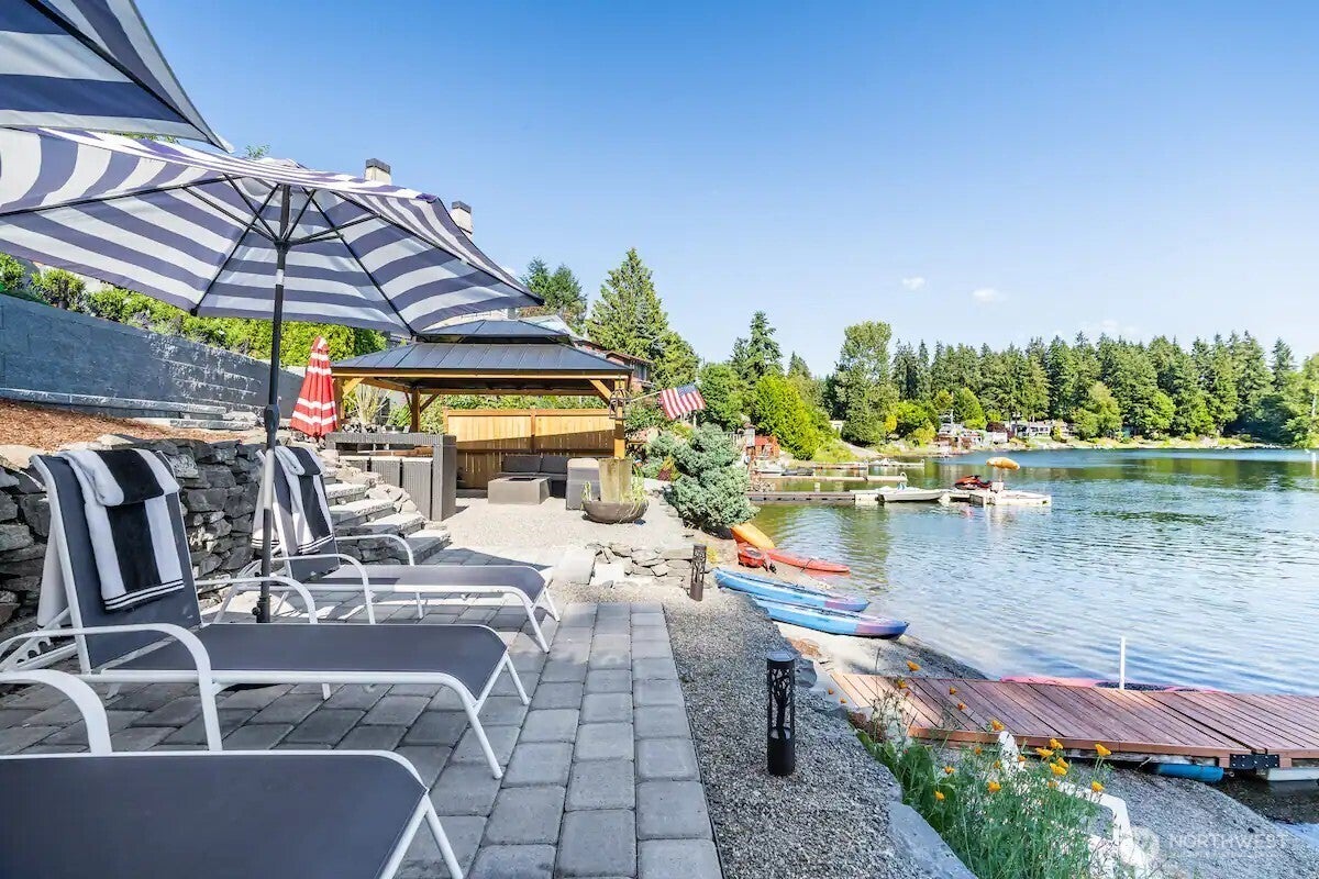 Lakewood, Washington, 98498, United States, 4 Bedrooms Bedrooms, ,4 BathroomsBathrooms,Residential,Active,1988477