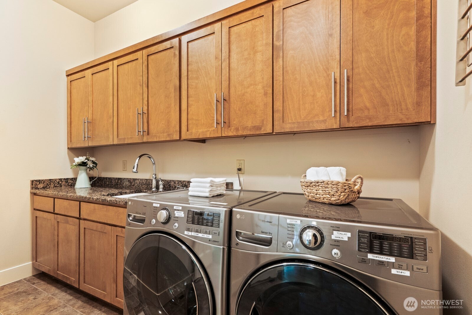 Redmond, Washington, 98053, United States, 4 Bedrooms Bedrooms, ,5 BathroomsBathrooms,Residential,Active,1967297