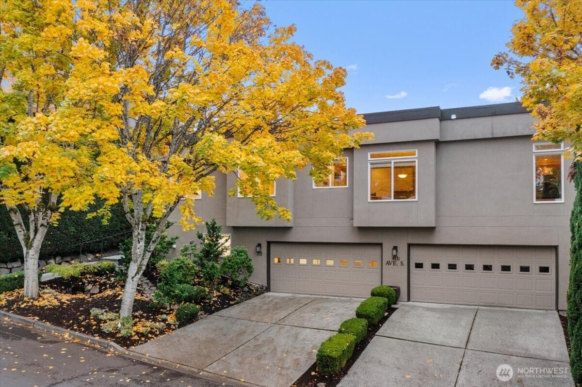 Kirkland, Washington, 98033, United States, 3 Bedrooms Bedrooms, ,2 BathroomsBathrooms,Residential,Active,1968423