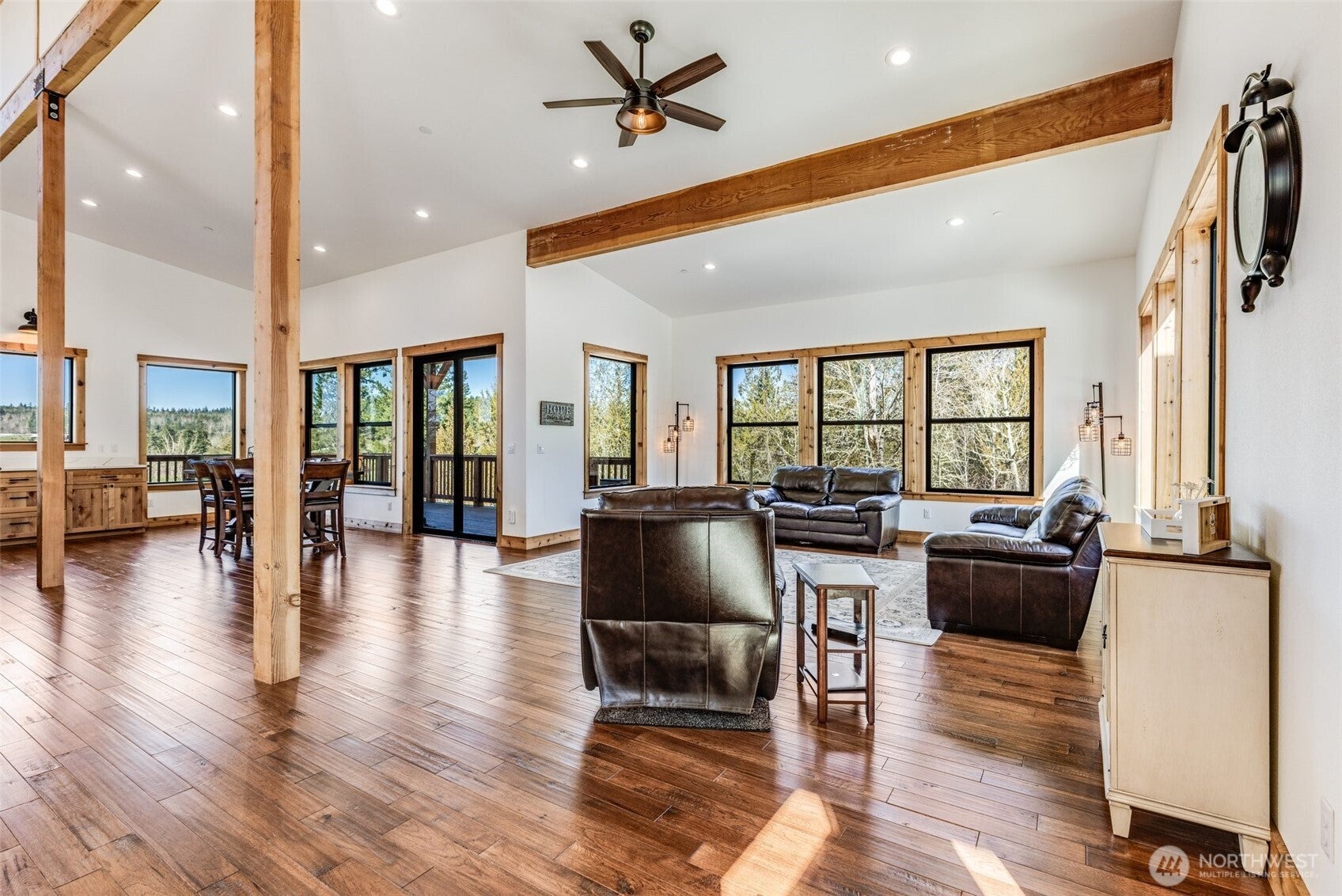 Eatonville, Washington, 98328, United States, 3 Bedrooms Bedrooms, ,3 BathroomsBathrooms,Residential,Active,1798196