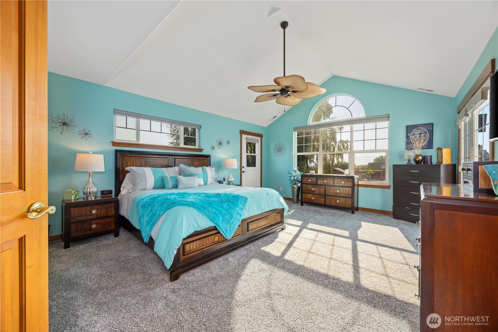 Manson, Washington, 98831, United States, 3 Bedrooms Bedrooms, ,3 BathroomsBathrooms,Residential,Active,1946323