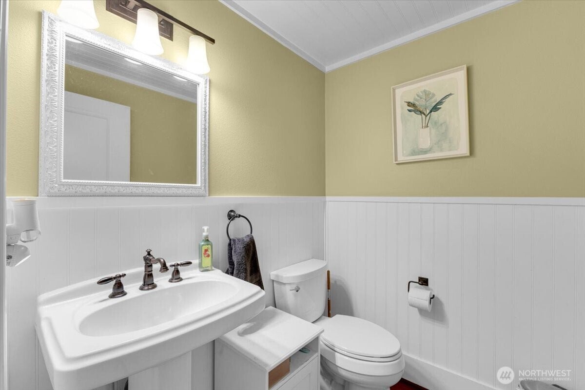 Snohomish, Washington, 98296, United States, 4 Bedrooms Bedrooms, ,4 BathroomsBathrooms,Residential,Active,1914620