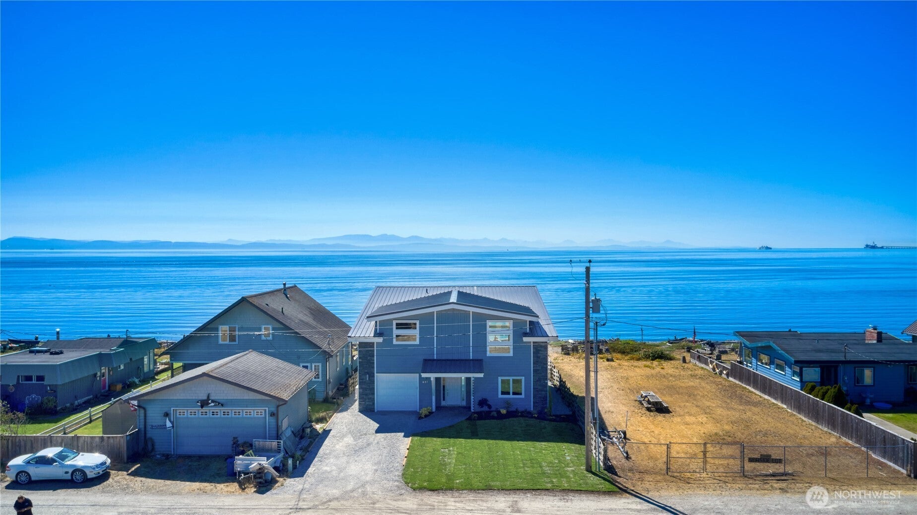 Point Roberts, Washington, 98281, United States, 2 Bedrooms Bedrooms, ,3 BathroomsBathrooms,Residential,Active,1905096