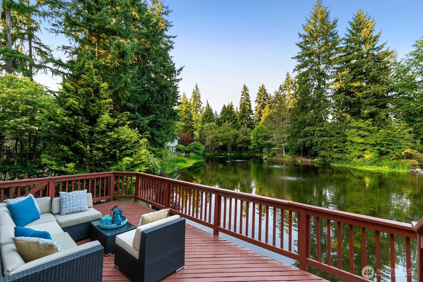 Kirkland, Washington, 98033, United States, 4 Bedrooms Bedrooms, ,3 BathroomsBathrooms,Residential,Active,1909901