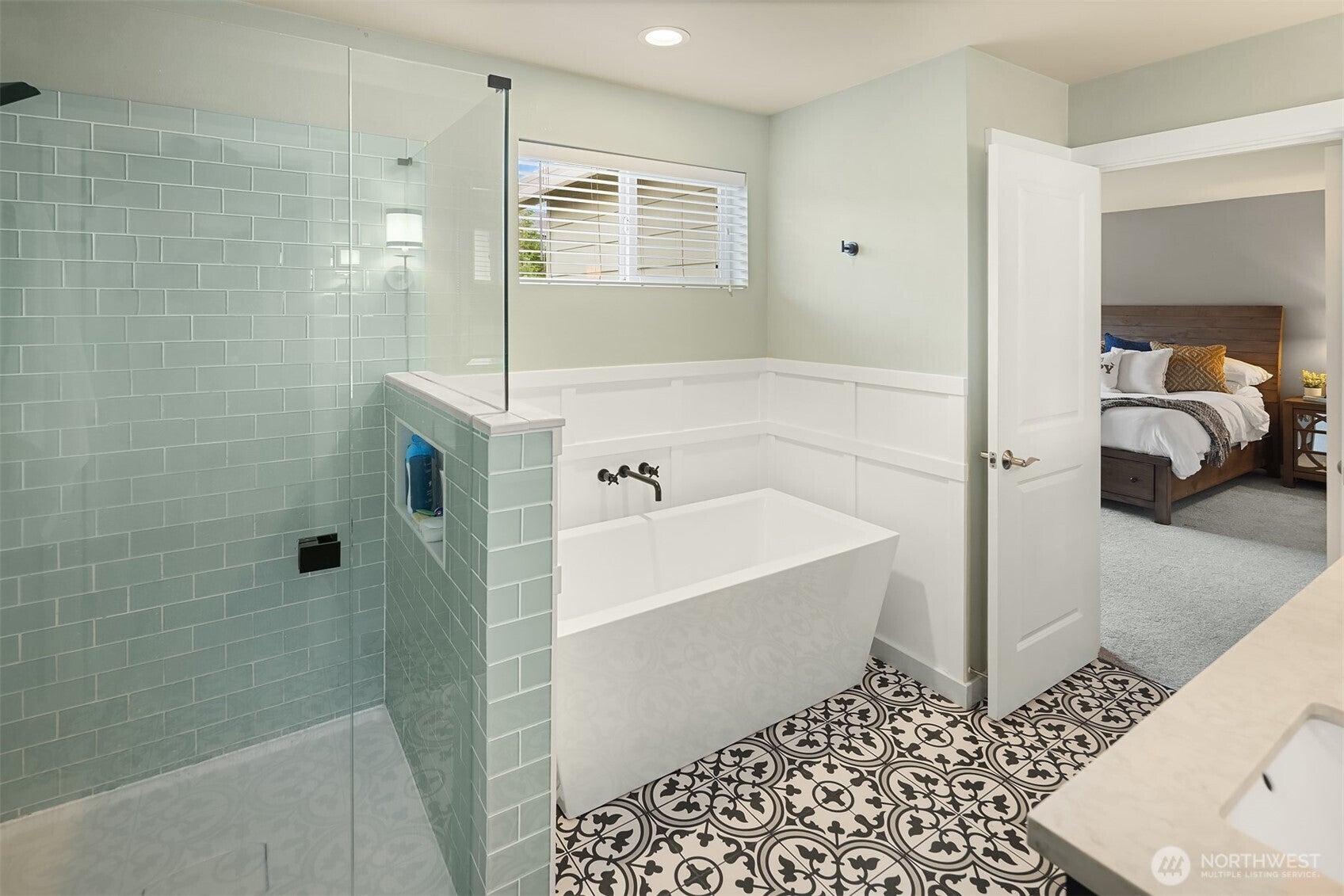 Snoqualmie, Washington, 98065, United States, 5 Bedrooms Bedrooms, ,3 BathroomsBathrooms,Residential,Active,1929447