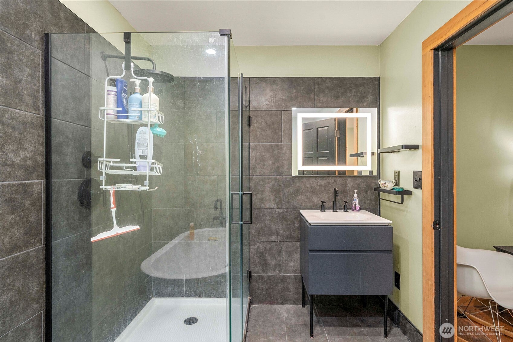 Lakewood, Washington, 98499, United States, ,3 BathroomsBathrooms,Residential,Active,1888516