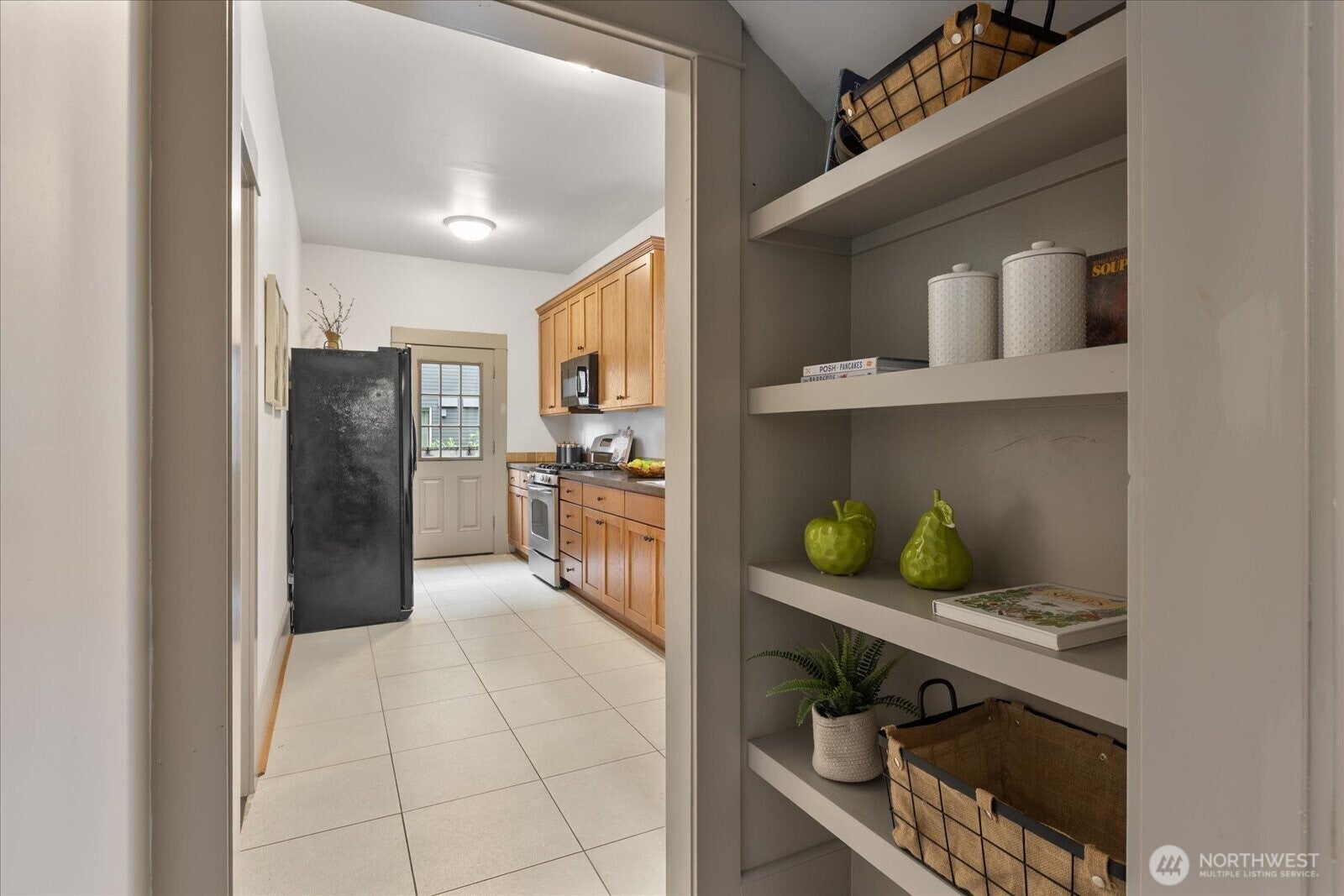 Seattle, Washington, 98102, United States, 4 Bedrooms Bedrooms, ,2 BathroomsBathrooms,Residential,Active,1905356