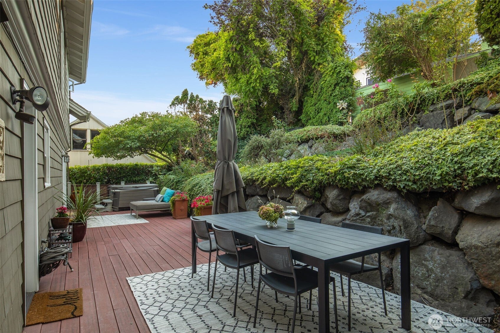 Seattle, Washington, 98144, United States, 5 Bedrooms Bedrooms, ,4 BathroomsBathrooms,Residential,Active,1988732