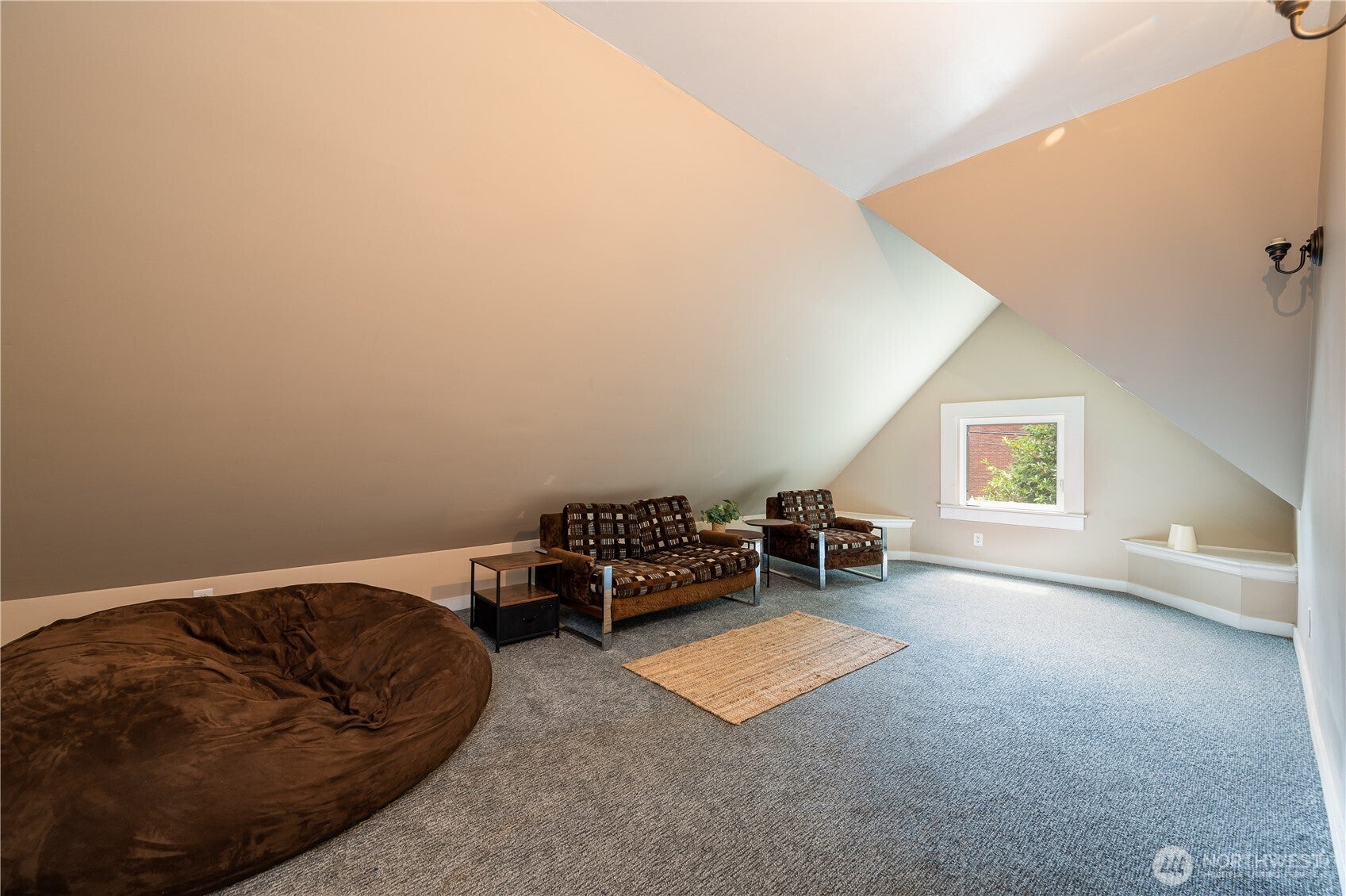 Bellingham, Washington, 98225, United States, 6 Bedrooms Bedrooms, ,3 BathroomsBathrooms,Residential,Active,1945315