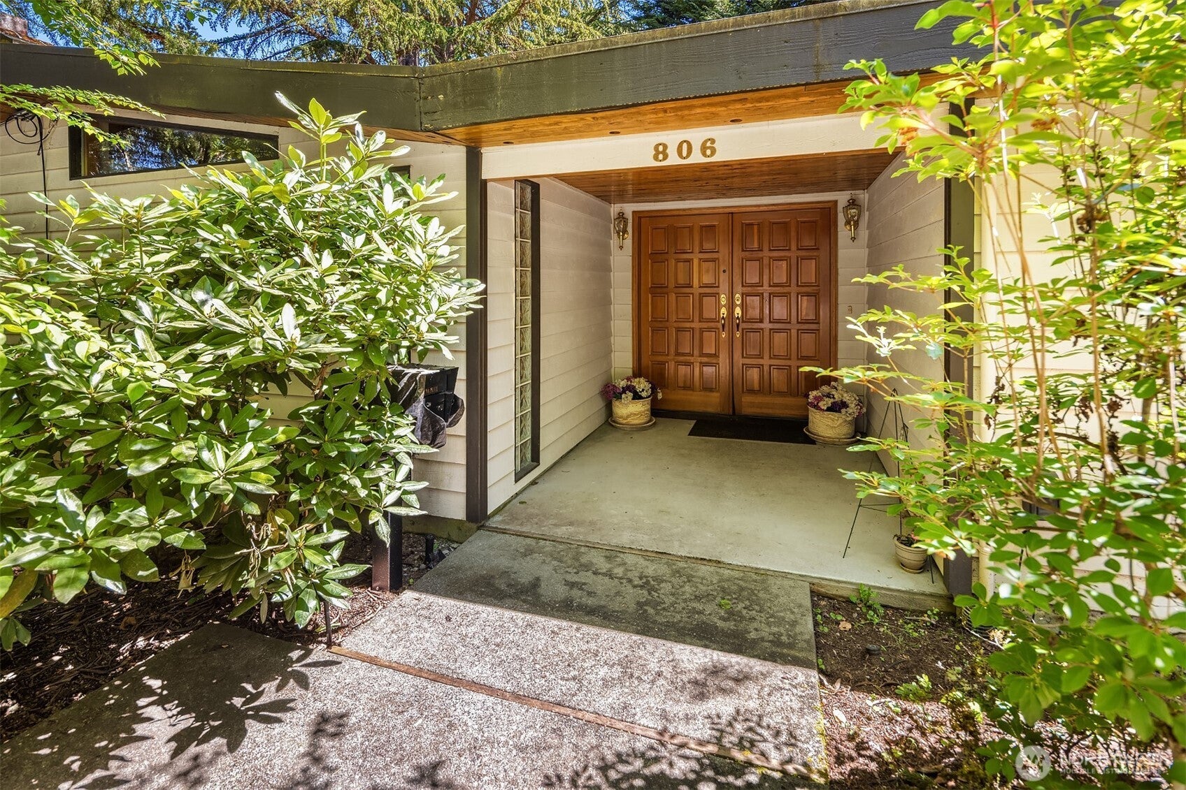 Bellevue, Washington, 98004, United States, 3 Bedrooms Bedrooms, ,2 BathroomsBathrooms,Residential,Active,1909851