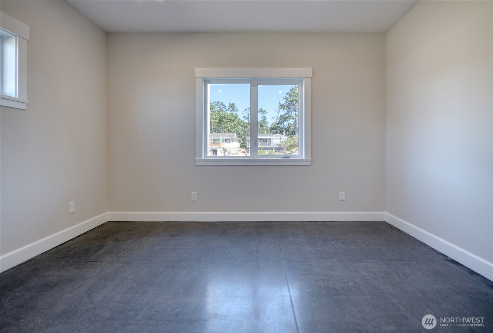 Point Roberts, Washington, 98281, United States, 2 Bedrooms Bedrooms, ,3 BathroomsBathrooms,Residential,Active,1905096