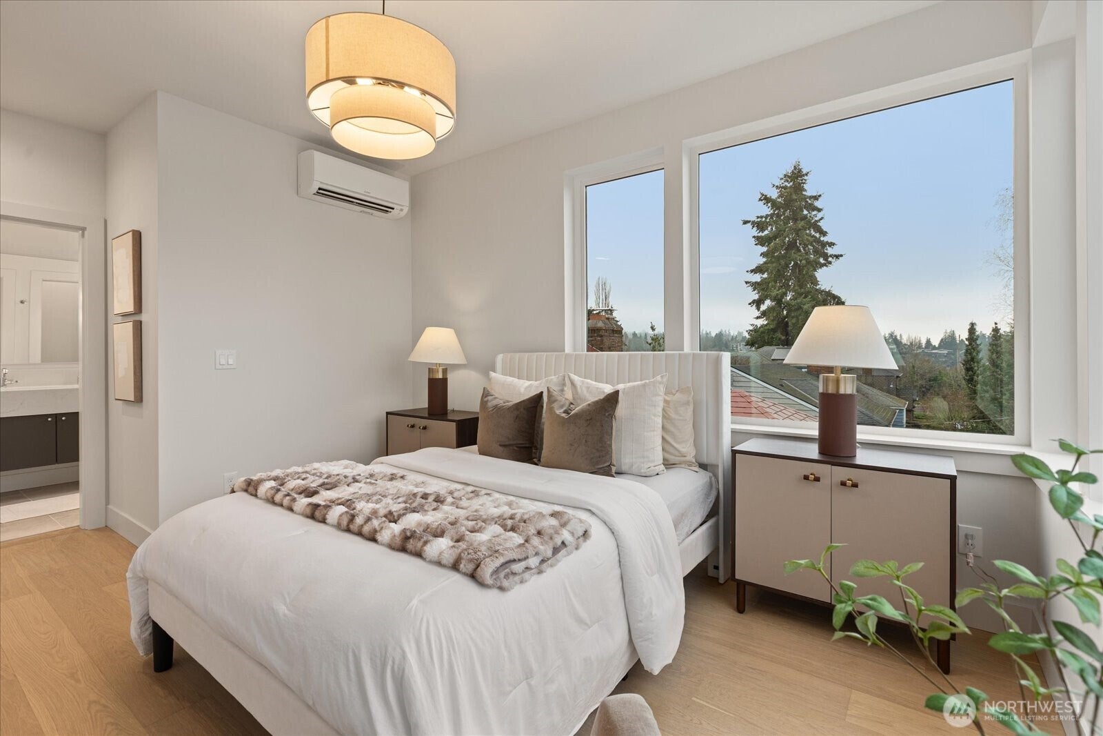 Seattle, Washington, 98107, United States, 4 Bedrooms Bedrooms, ,4 BathroomsBathrooms,Residential,Active,2008283