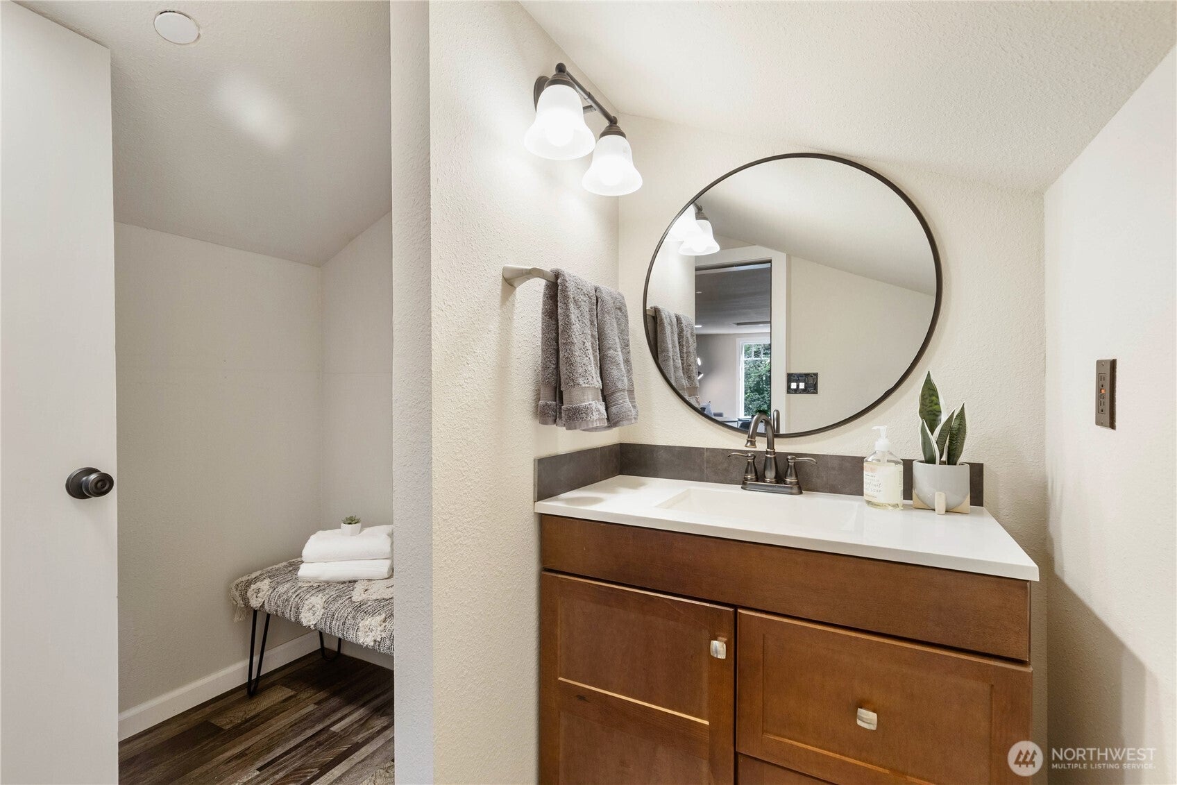 Carnation, Washington, 98014, United States, 3 Bedrooms Bedrooms, ,4 BathroomsBathrooms,Residential,Active,1945355