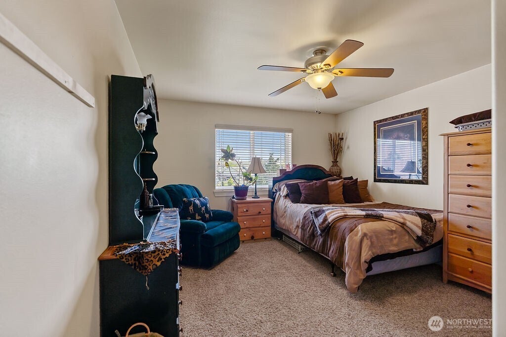 Yakima, Washington, 98901, United States, 4 Bedrooms Bedrooms, ,3 BathroomsBathrooms,Residential,Active,1820832