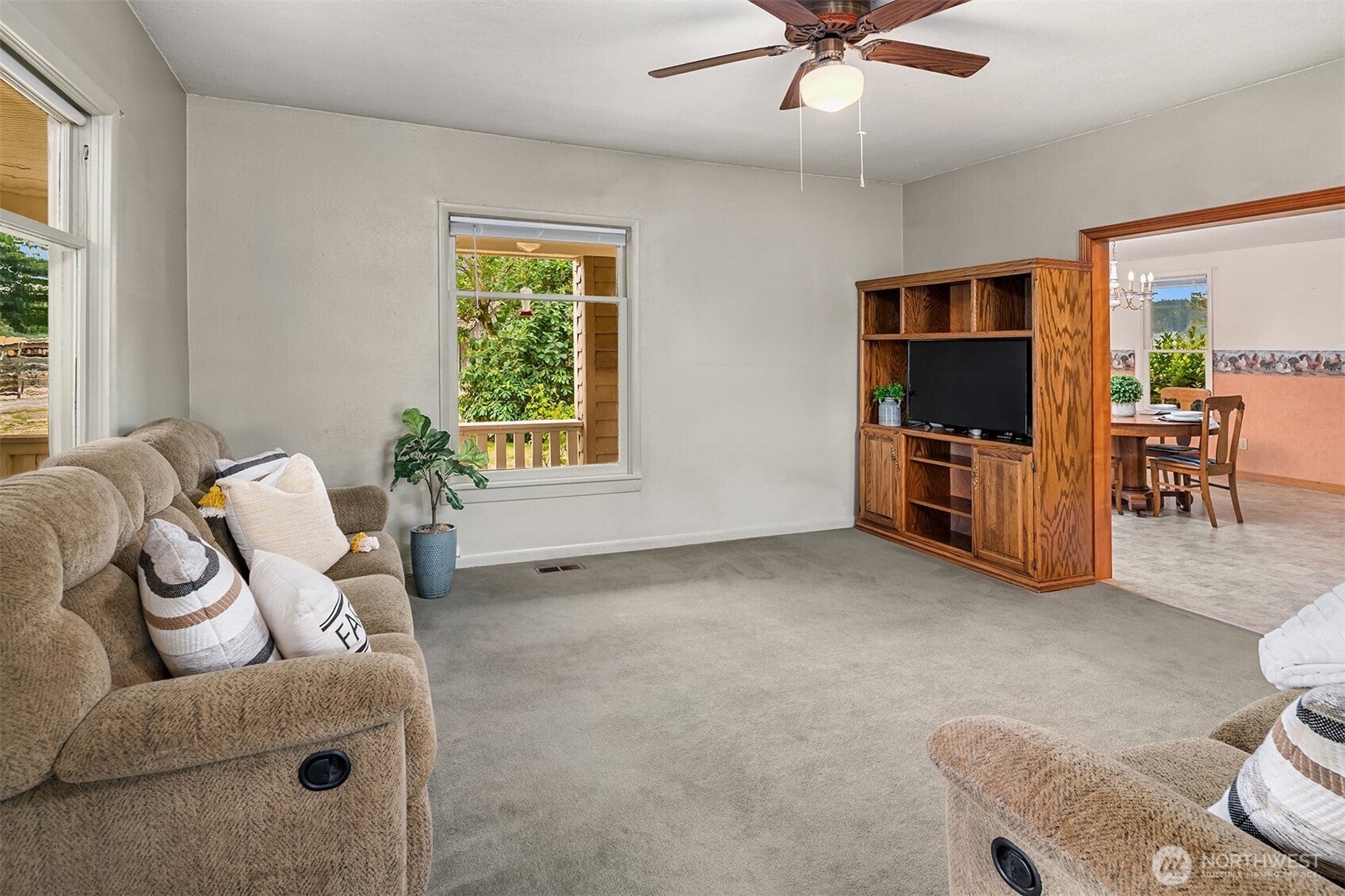 Duvall, Washington, 98019, United States, 4 Bedrooms Bedrooms, ,2 BathroomsBathrooms,Residential,Active,1936411
