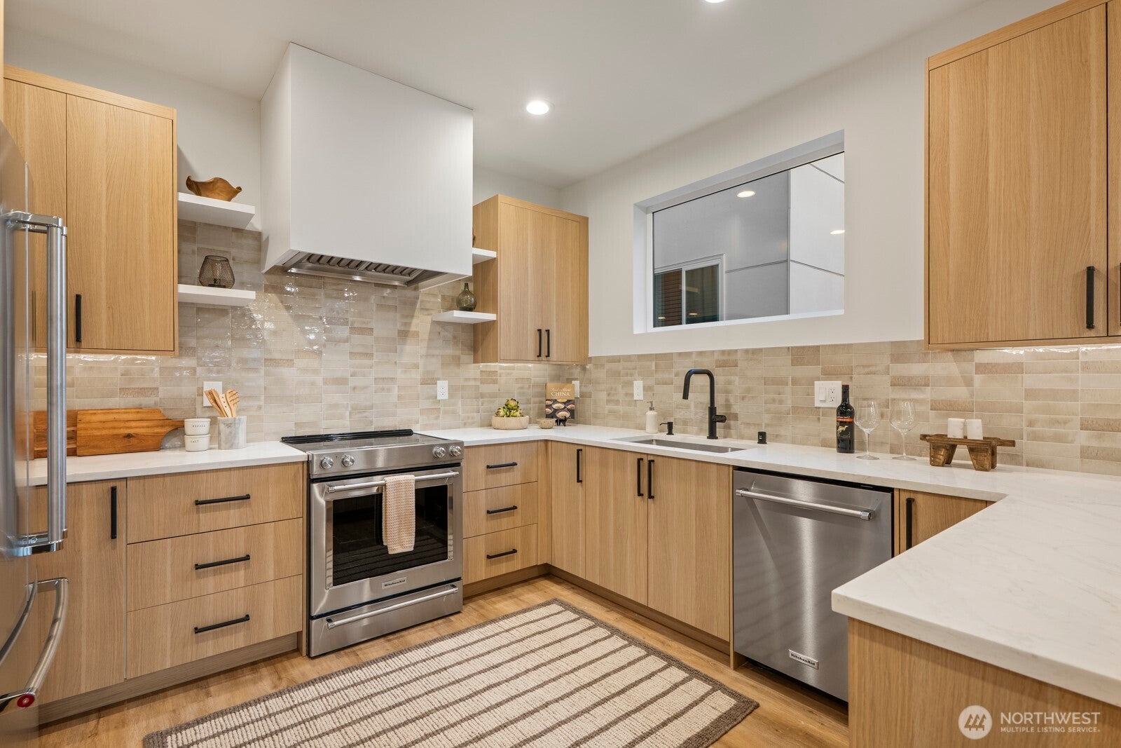 Seattle, Washington, 98116, United States, 3 Bedrooms Bedrooms, ,3 BathroomsBathrooms,Residential,Active,1942352