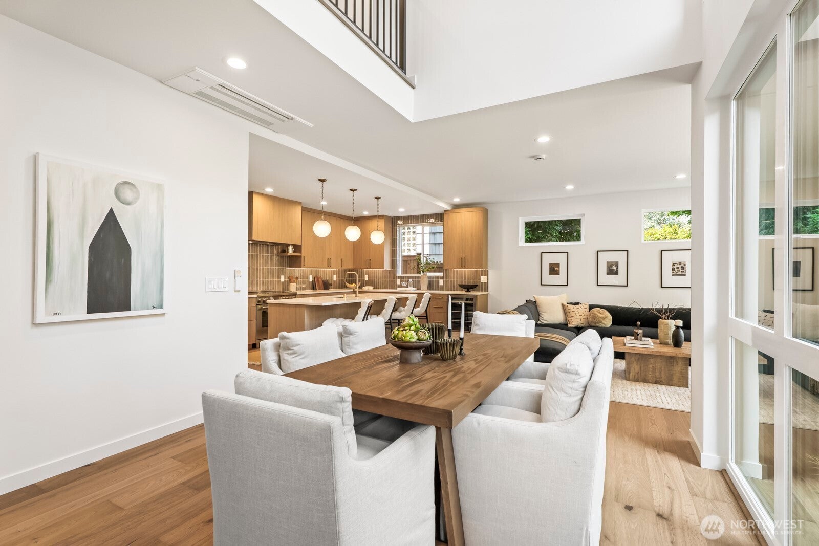 Seattle, Washington, 98116, United States, 4 Bedrooms Bedrooms, ,4 BathroomsBathrooms,Residential,Active,1944091