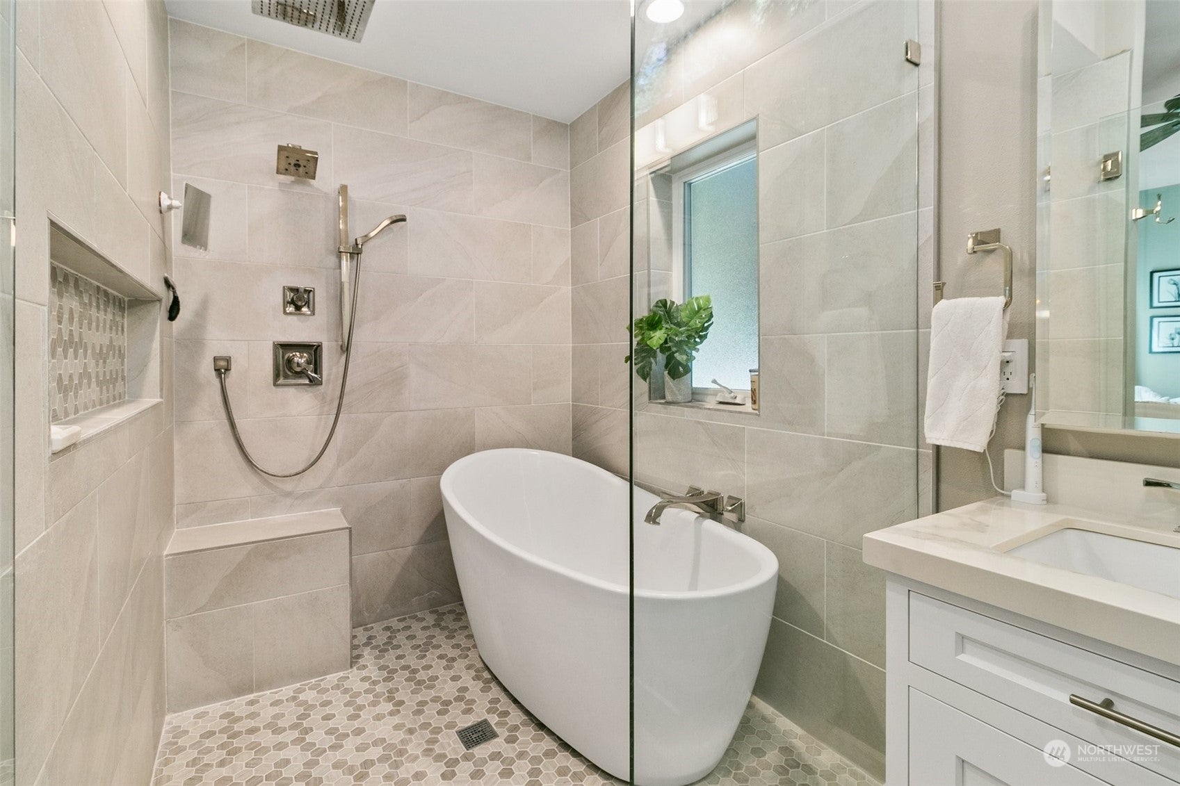 Eatonville, Washington, 98328, United States, 3 Bedrooms Bedrooms, ,4 BathroomsBathrooms,Residential,Pending,1702293