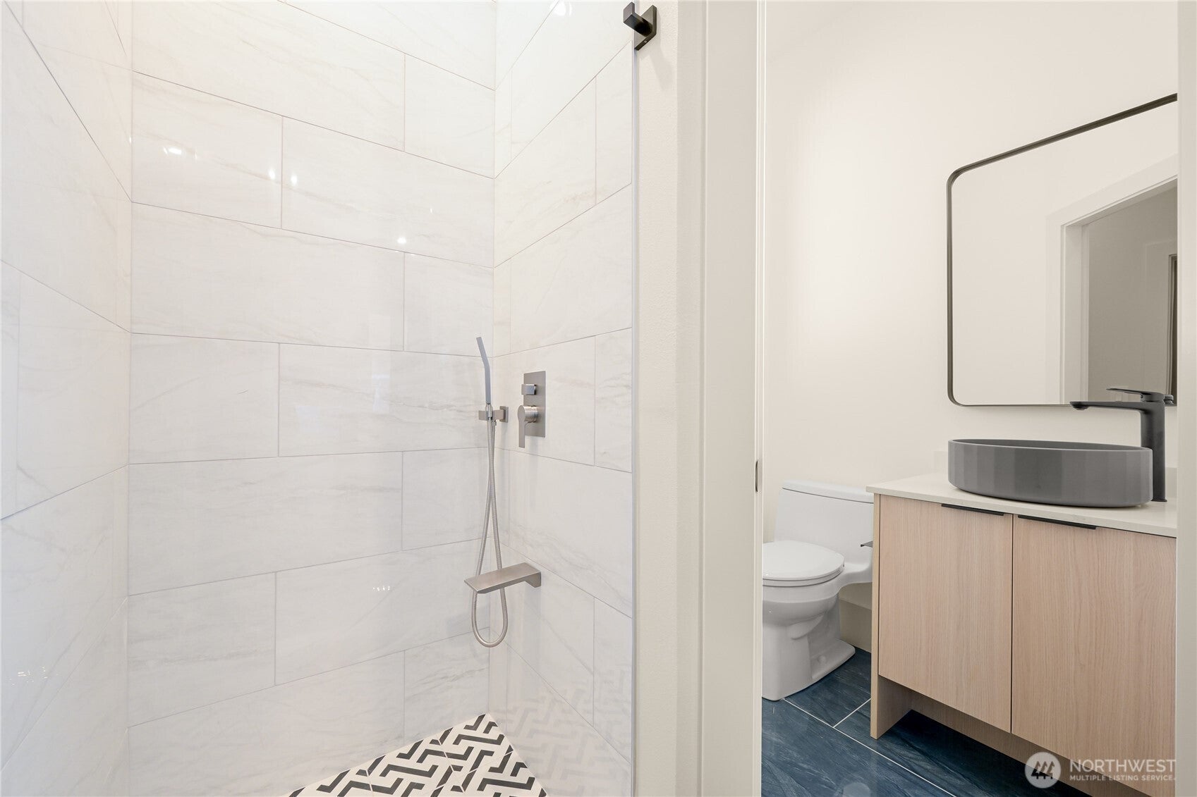 Anacortes, Washington, 98221, United States, 3 Bedrooms Bedrooms, ,4 BathroomsBathrooms,Residential,Pending,2009148