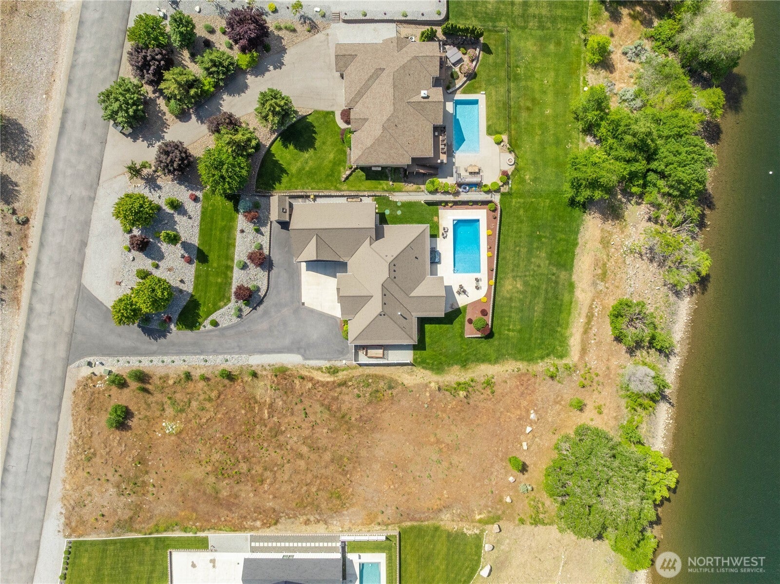 Orondo, Washington, 98843, United States, 3 Bedrooms Bedrooms, ,4 BathroomsBathrooms,Residential,Active,1823970