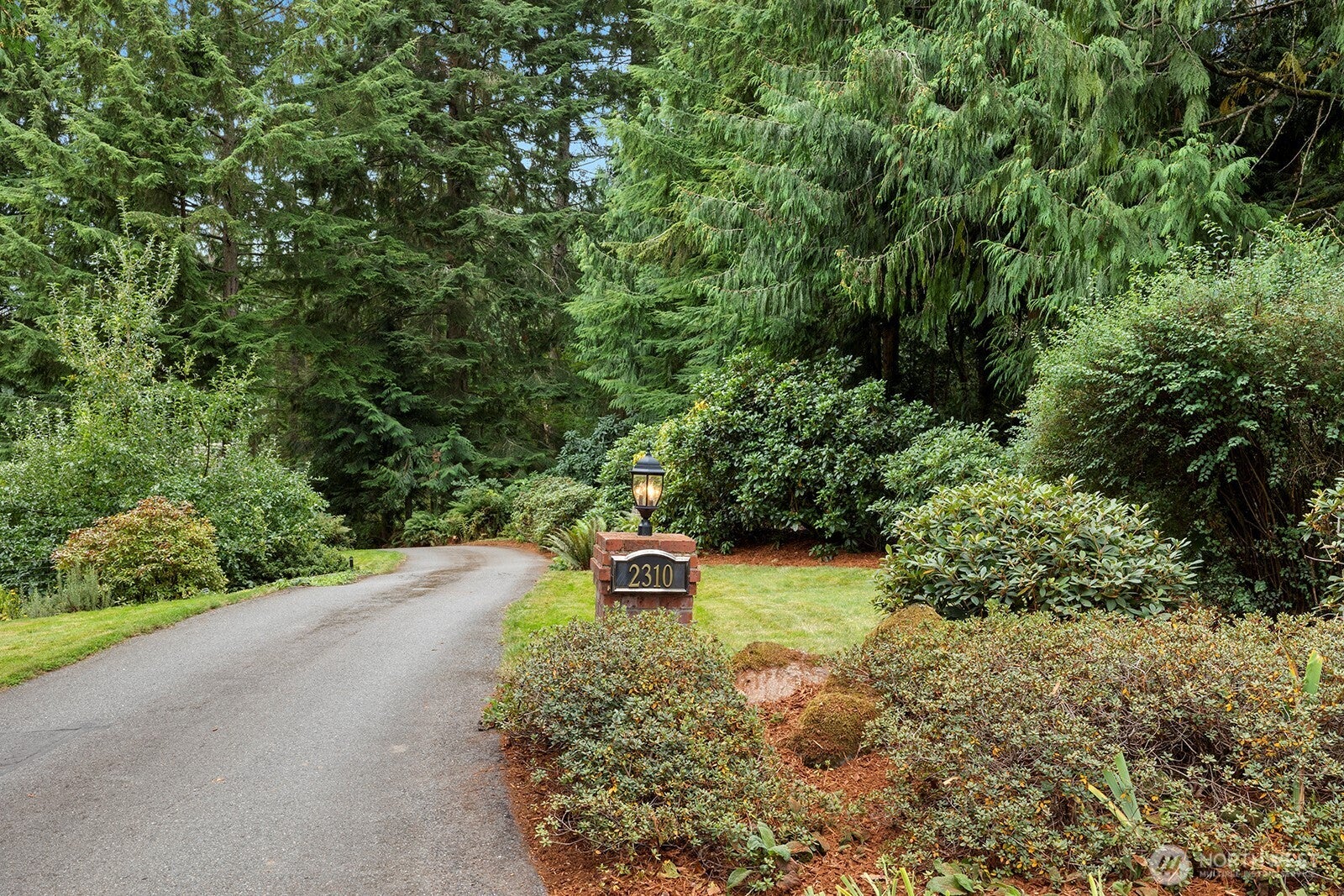 Issaquah, Washington, 98027, United States, 4 Bedrooms Bedrooms, ,3 BathroomsBathrooms,Residential,Active,1952447